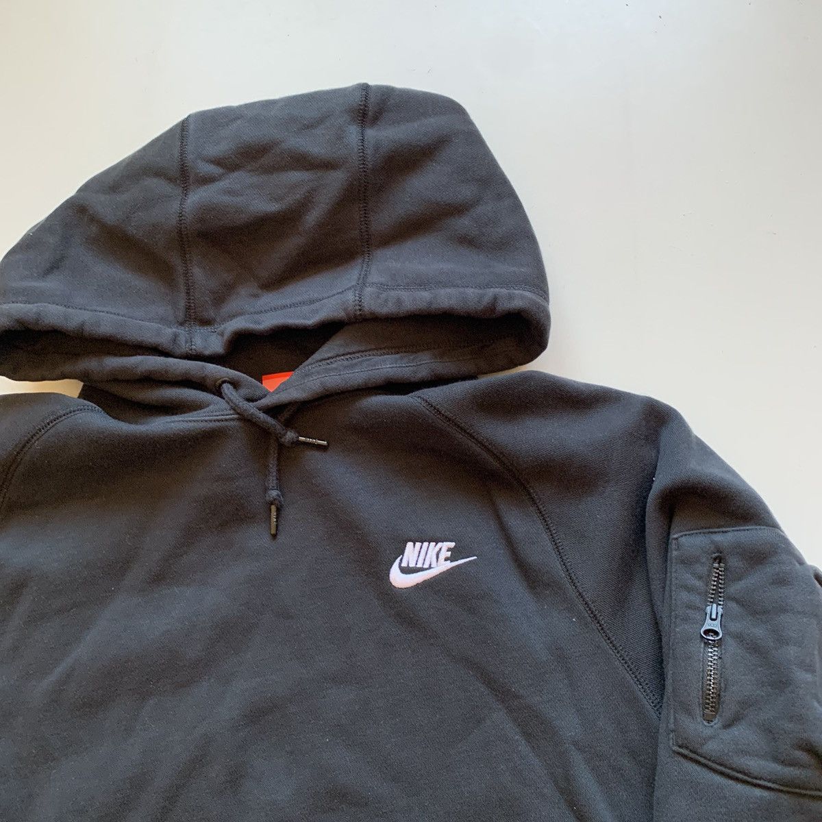 Nike Vintage 2000s Nike Embroidered Swoosh Black Hoodie Medium Size US M / EU 48-50 / 2 - 2 Thumbnail