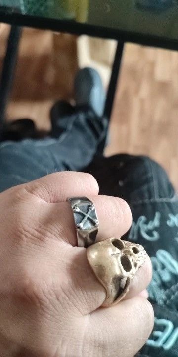 Jewelry Unique Rock Crossbone Ring Size ONE SIZE - 4 Thumbnail