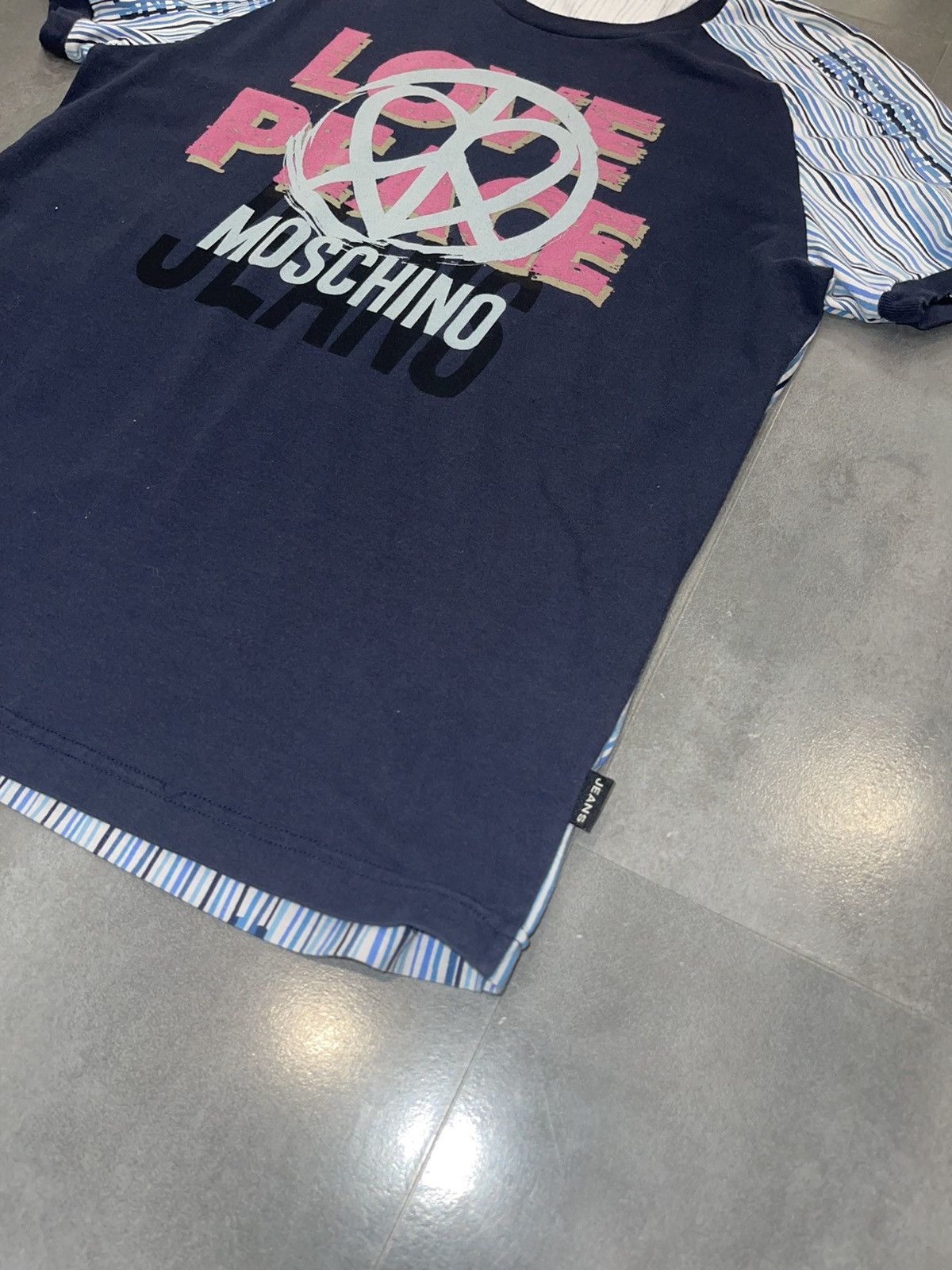 Moschino Moschino Peace Big Logo Abstract T-Shirt Size XL / US 12-14 / IT 48-50 - 5 Thumbnail
