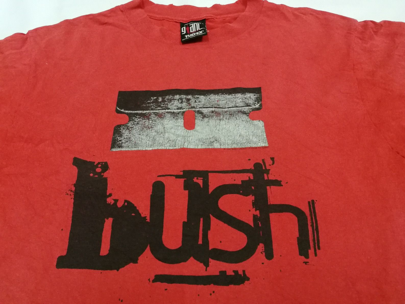 Band Tees Vintage 90s 1996 BUSH Band Razorblade Suitcase Grunge Tee Size US L / EU 52-54 / 3 - 2 Thumbnail