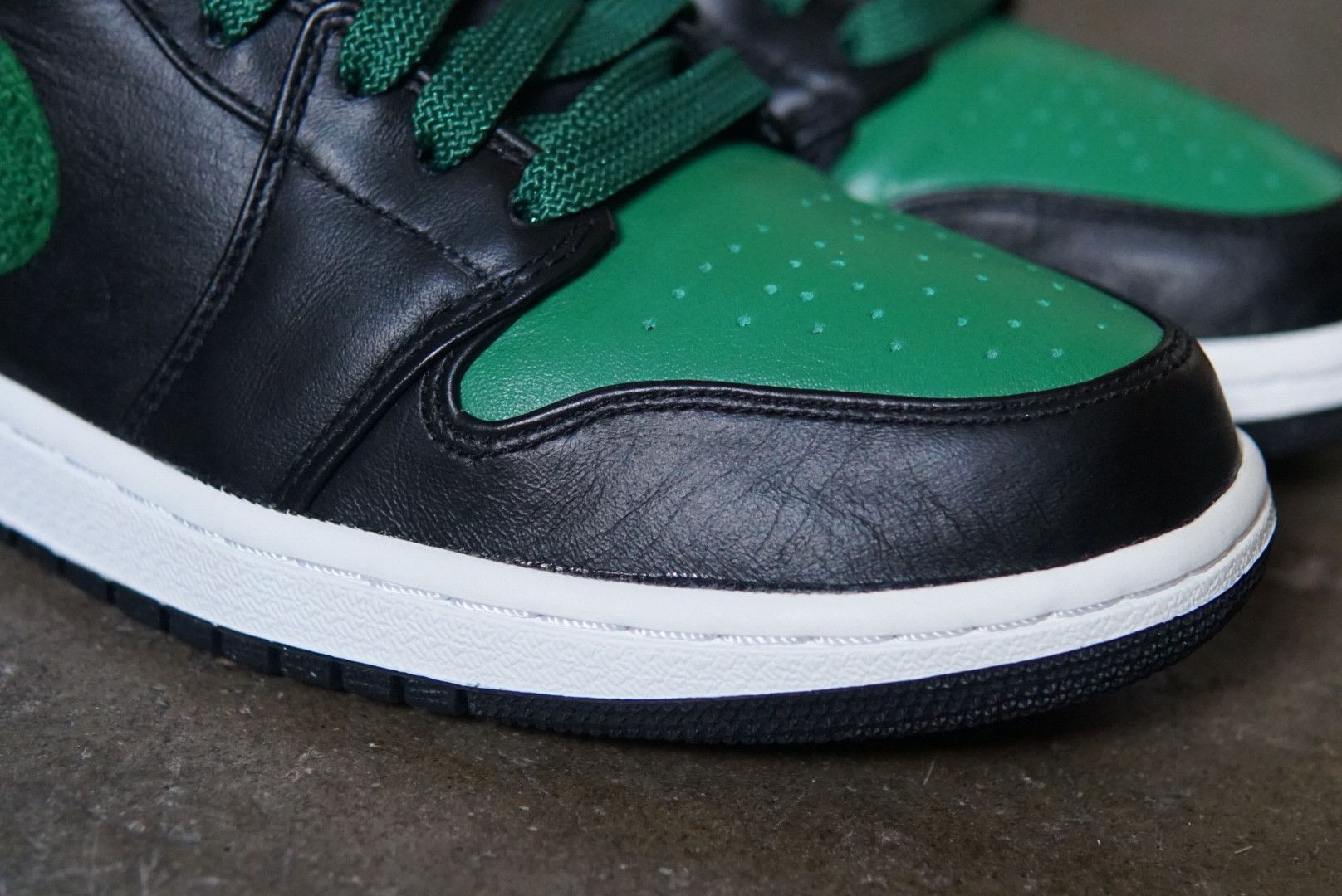 Jordan Brand Nike Air Jordan 1 Phat Premier Size 9.5 Celtics 375173-031 Size US 9.5 / EU 42-43 - 3 Thumbnail