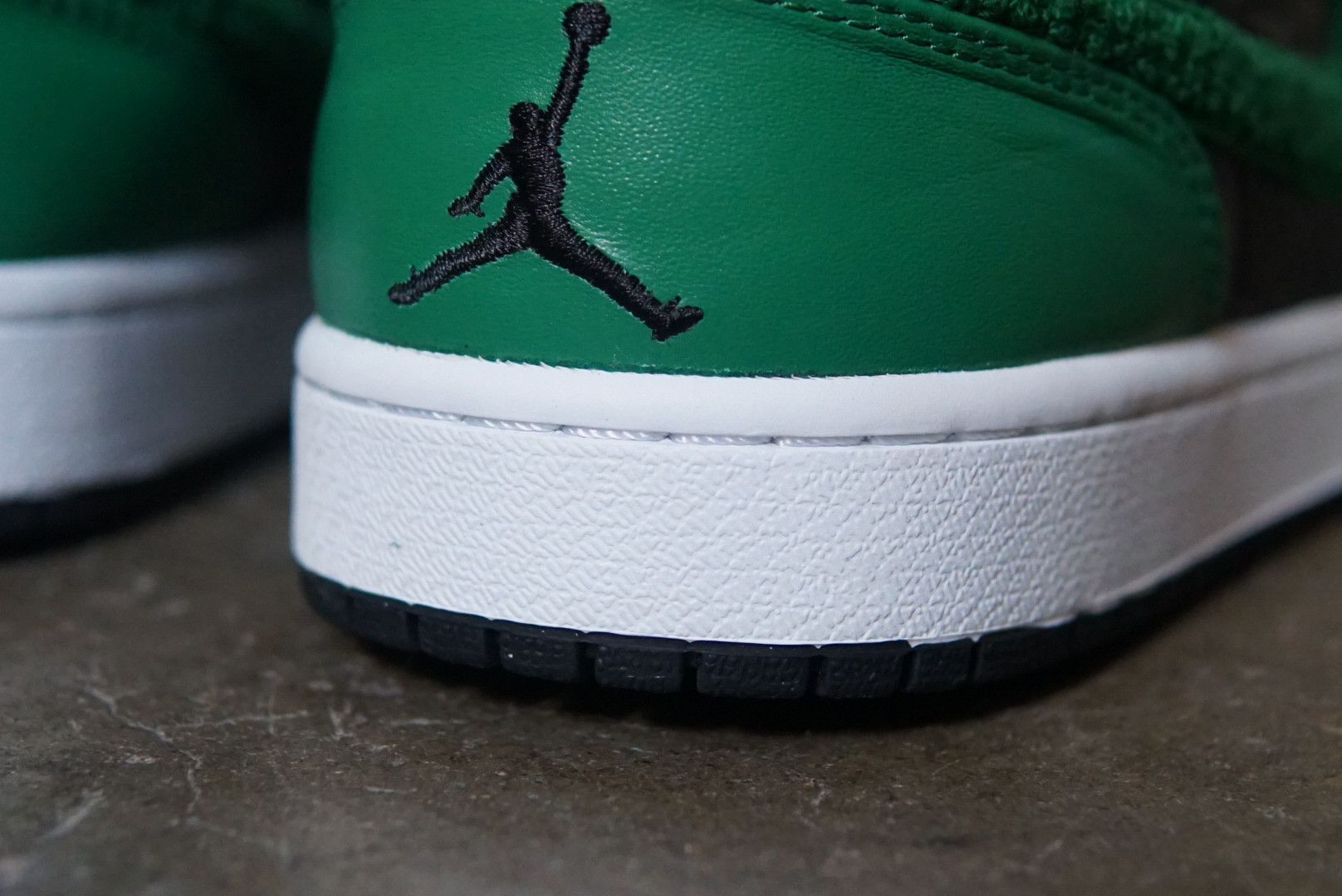 Jordan Brand Nike Air Jordan 1 Phat Premier Size 9.5 Celtics 375173-031 Size US 9.5 / EU 42-43 - 15 Thumbnail