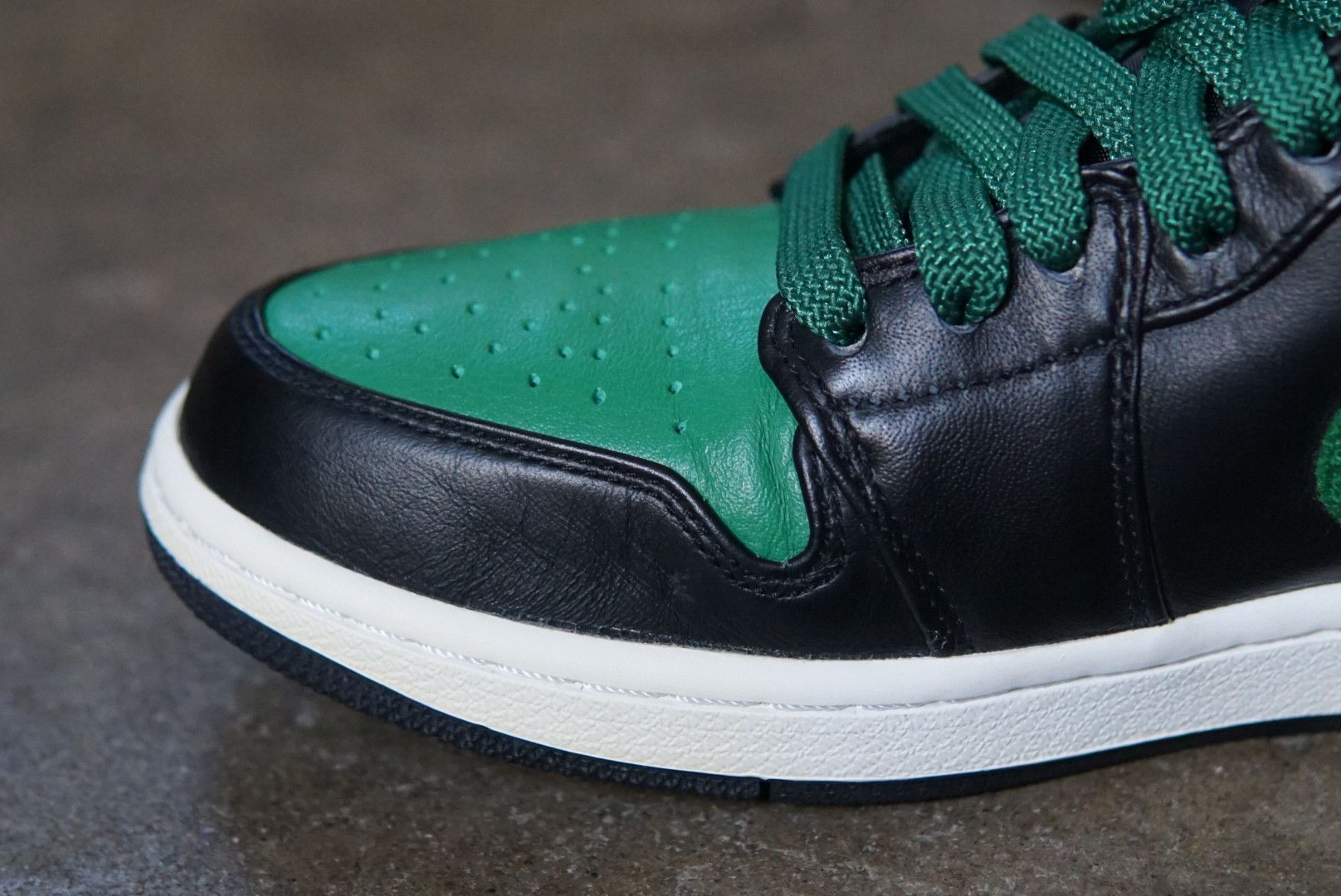 Jordan Brand Nike Air Jordan 1 Phat Premier Size 9.5 Celtics 375173-031 Size US 9.5 / EU 42-43 - 5 Thumbnail