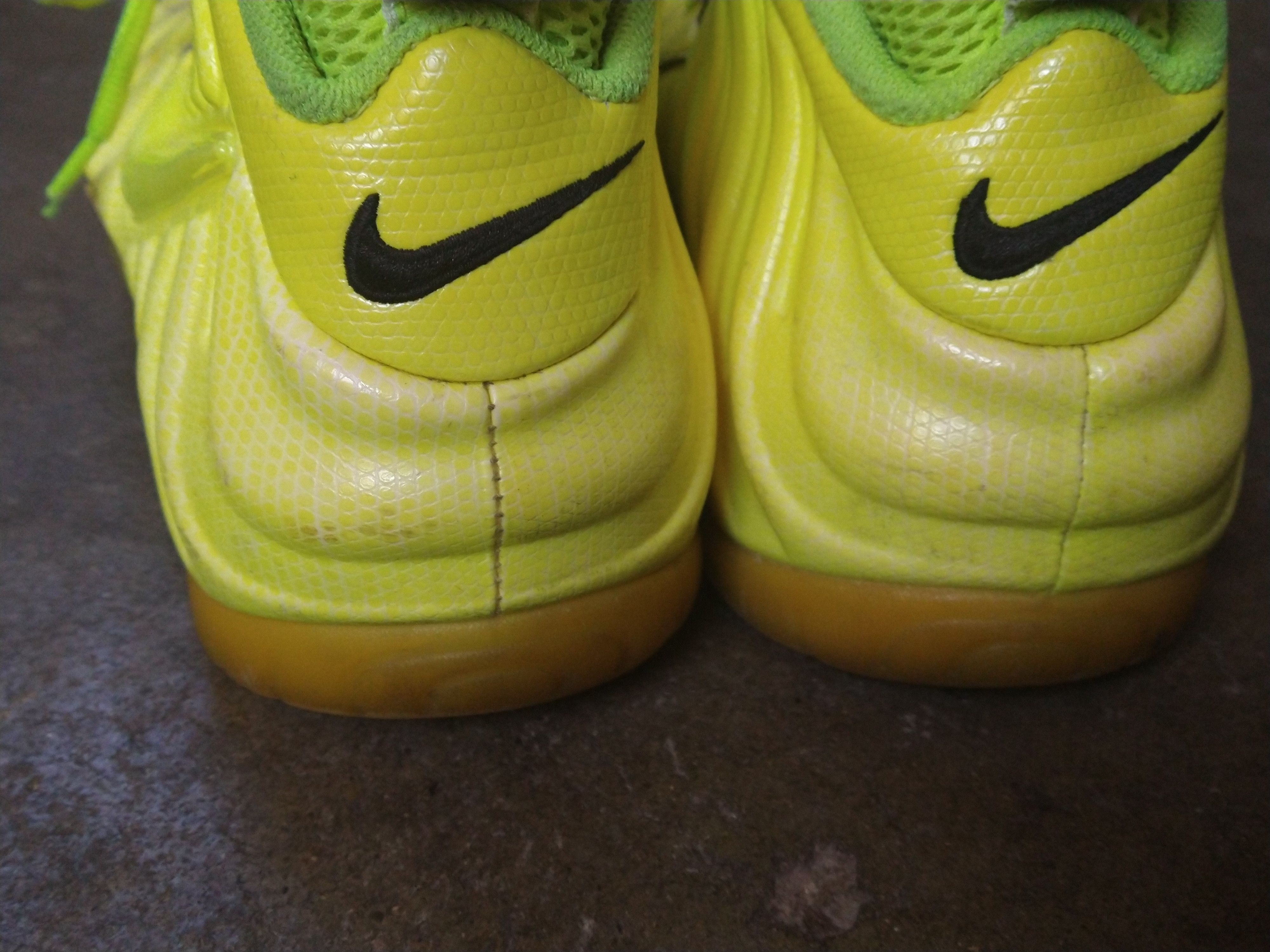 Nike Nike Air Foamposite Pro Volt Green 9.5 624041-700 Size US 9.5 / EU 42-43 - 14 Thumbnail