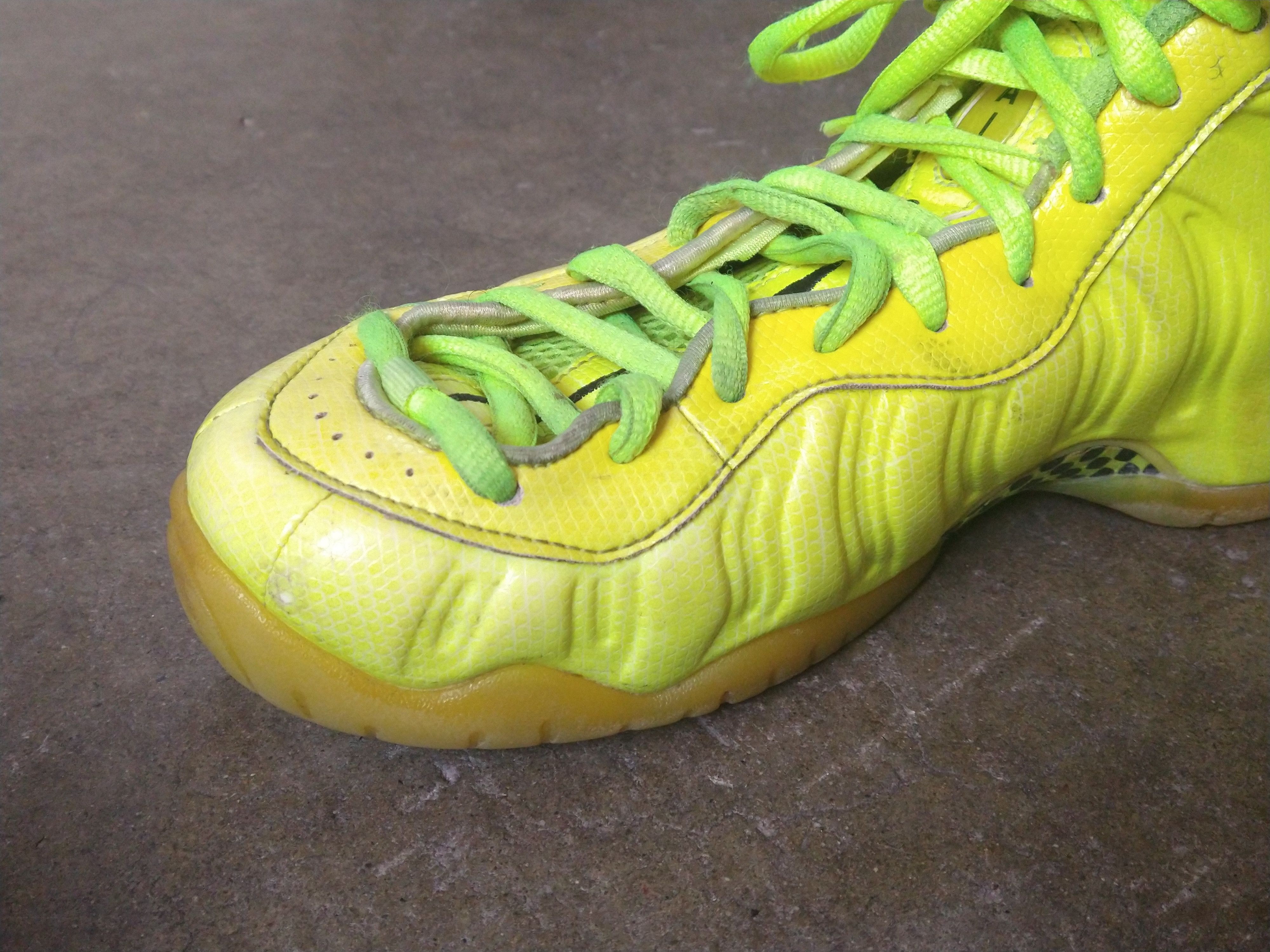 Nike Nike Air Foamposite Pro Volt Green 9.5 624041-700 Size US 9.5 / EU 42-43 - 6 Thumbnail