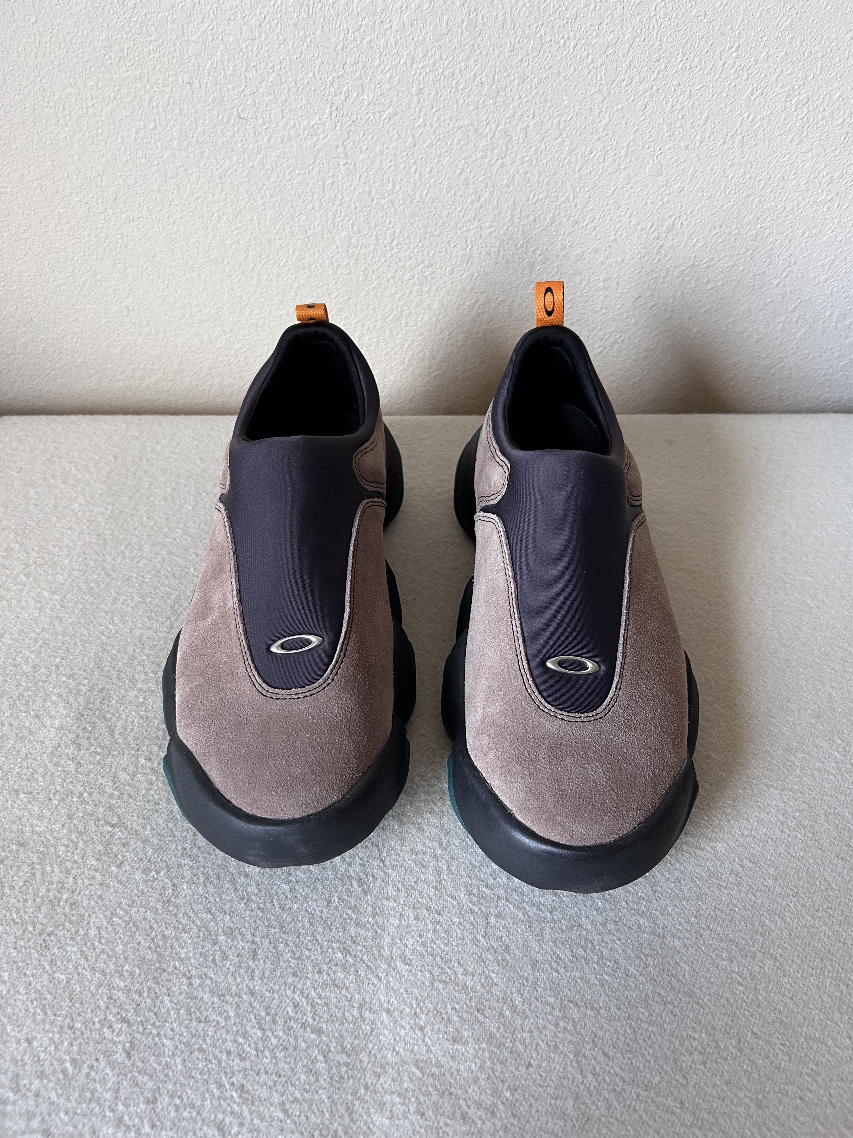 Oakley Factory Team Suede Flesh Slip On in Taupe