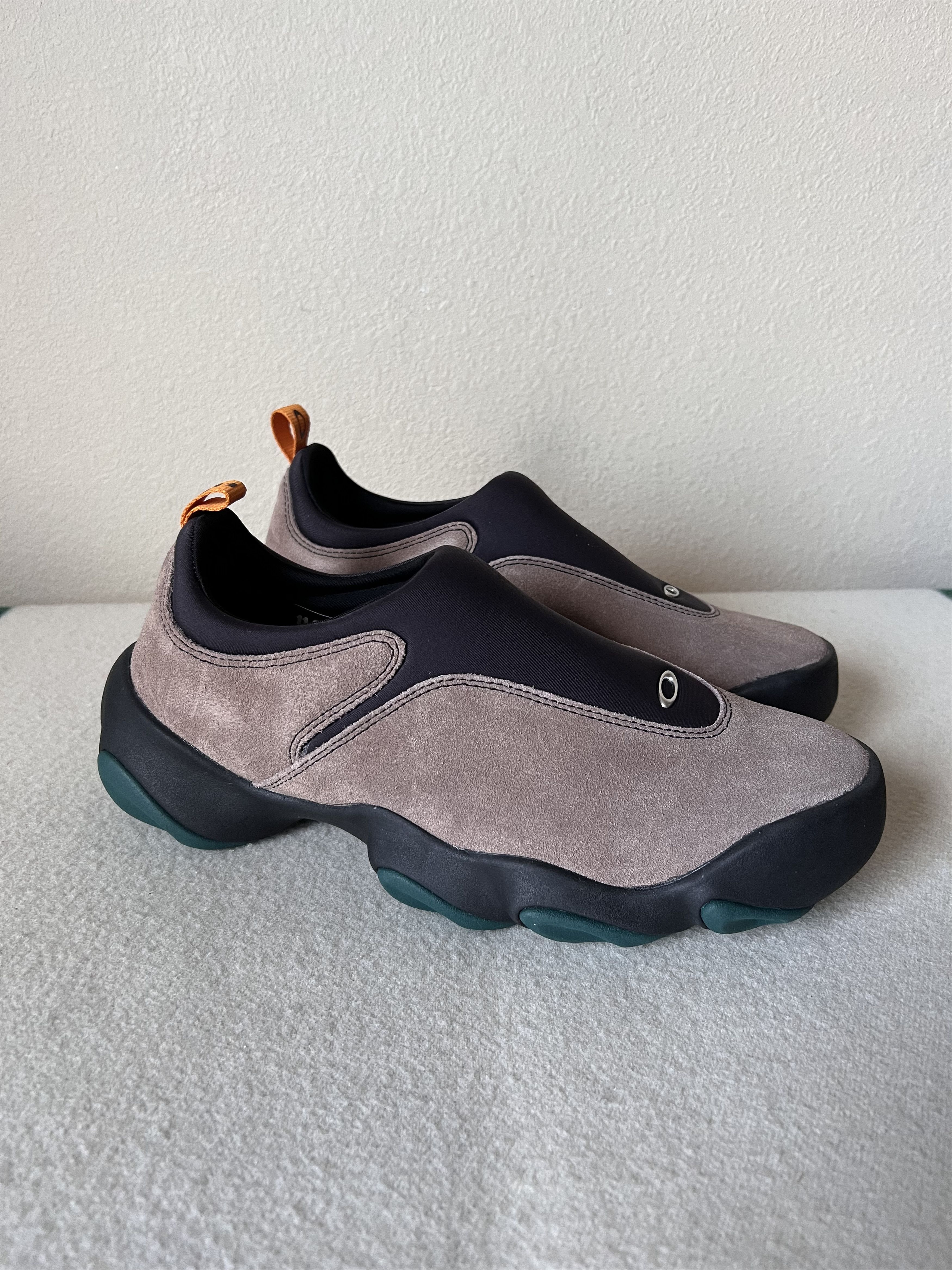 Oakley Oakley Factory Team Suede Flesh Slip On in Taupe Size US 11.5 / EU 44-45 - 1 Thumbnail