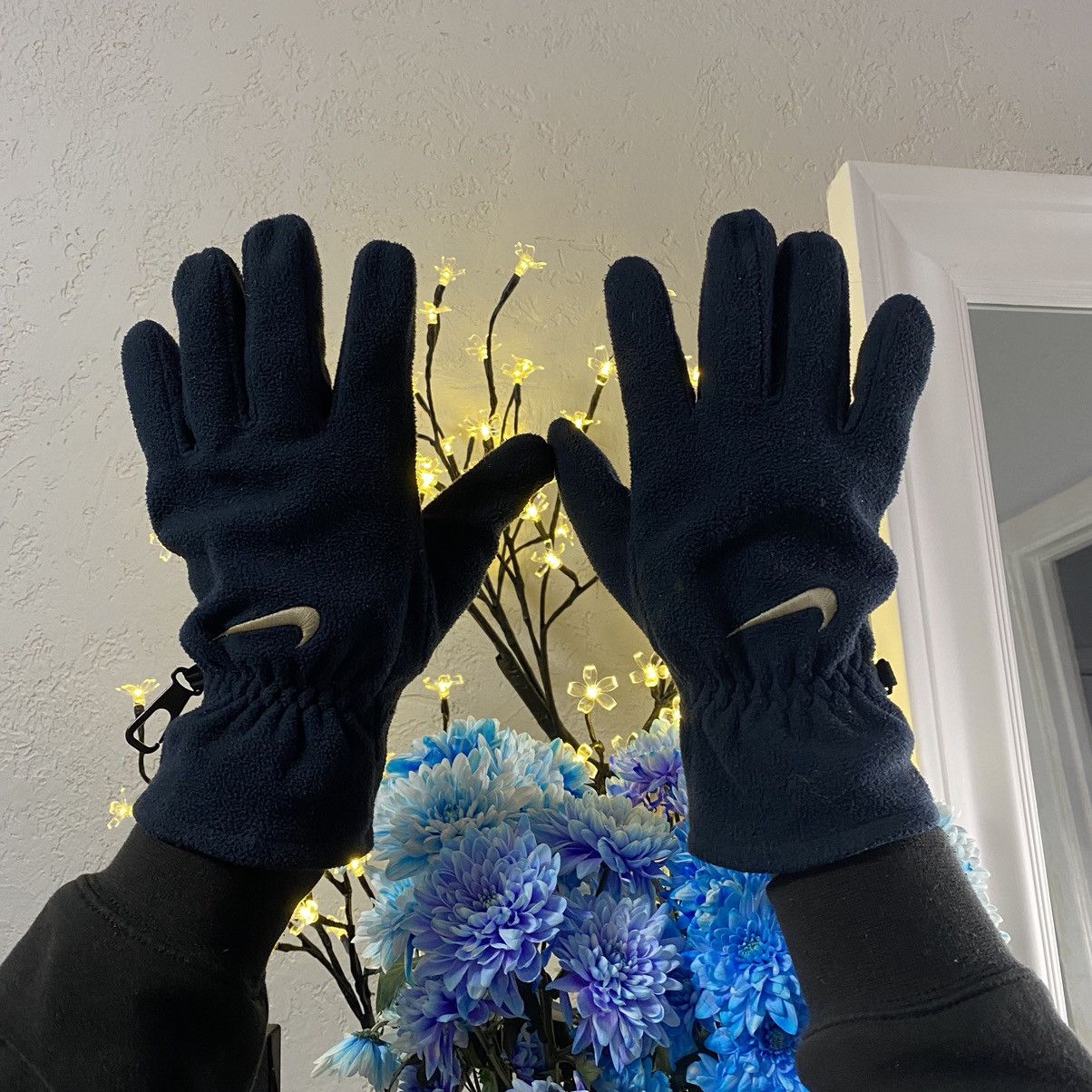 Nike VINTAGE NIKE DRILL Y2K FLEECE GLOVES Size ONE SIZE - 2 Thumbnail