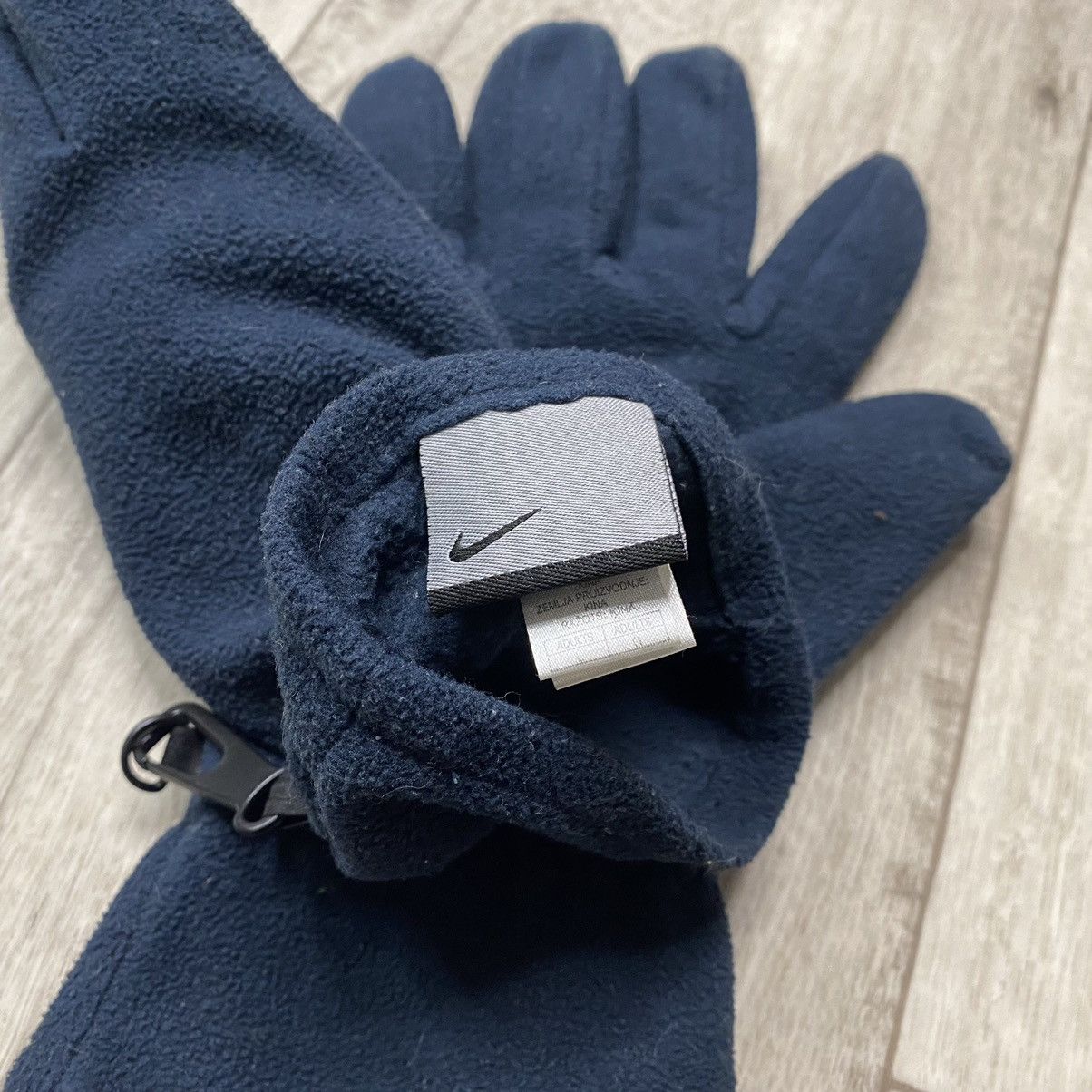Nike VINTAGE NIKE DRILL Y2K FLEECE GLOVES Size ONE SIZE - 4 Thumbnail
