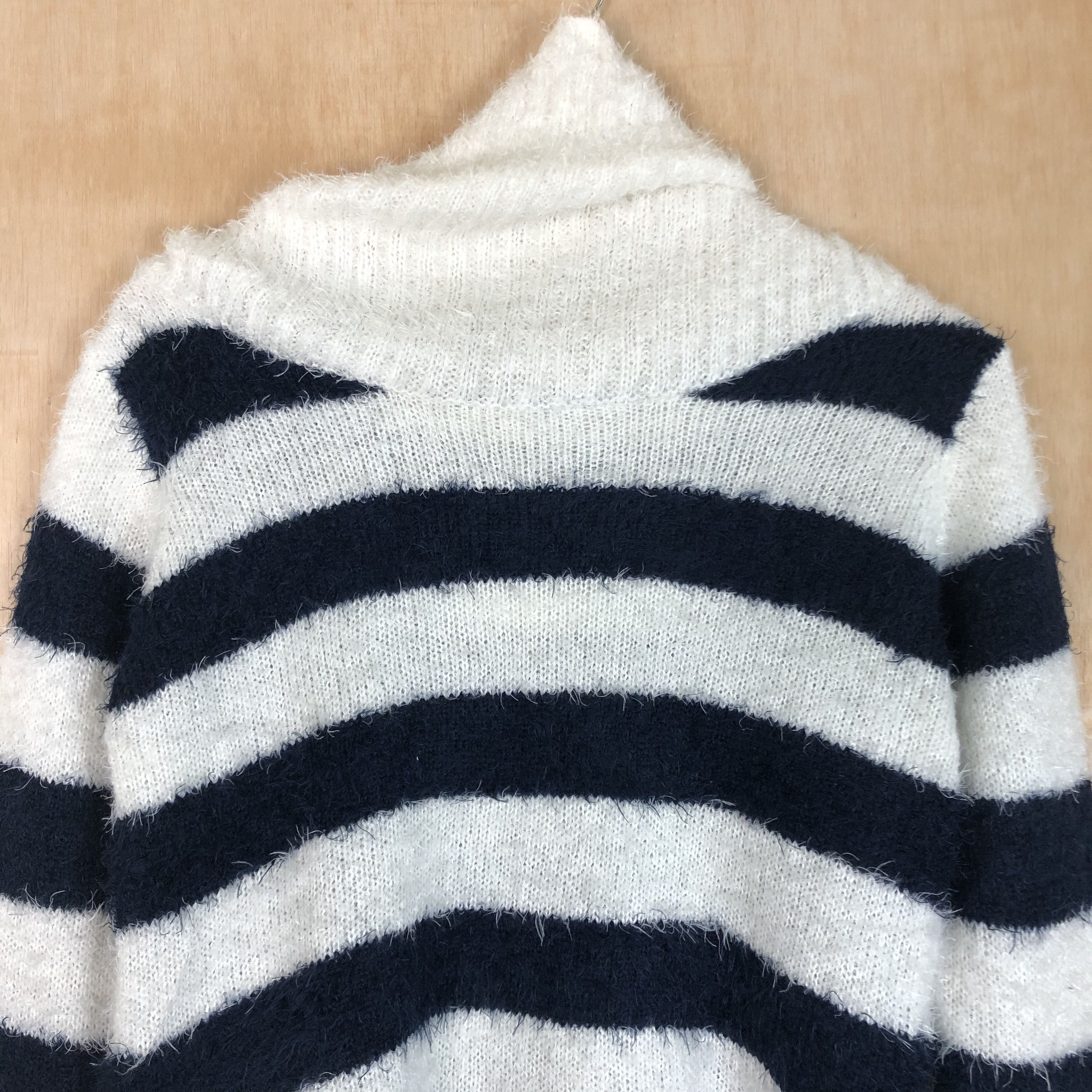 Aran Isles Knitwear DLL Leahmatin stripe turtleneck mohair shaggy knitwear #c041 Size M / US 6-8 / IT 42-44 - 3 Thumbnail