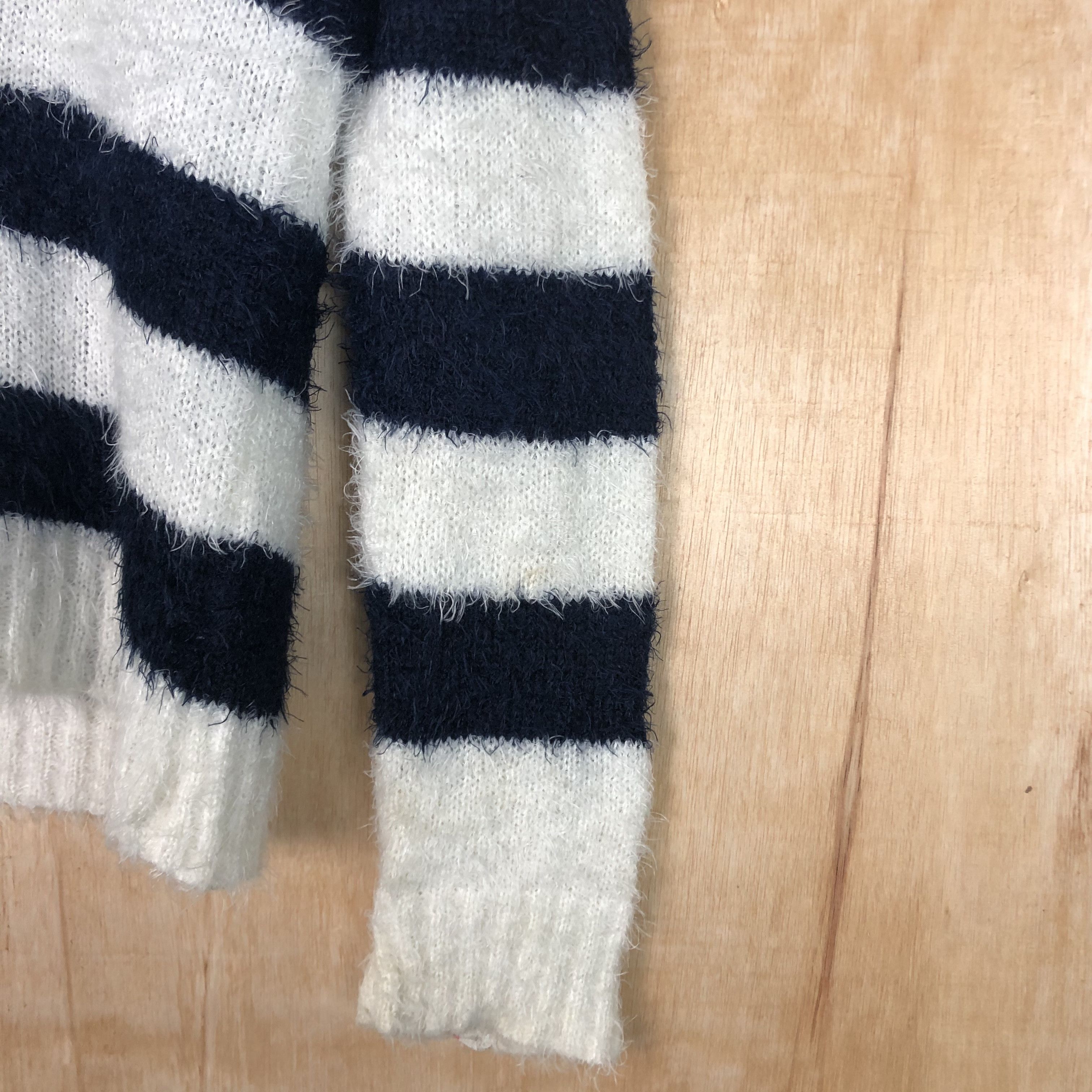 Aran Isles Knitwear DLL Leahmatin stripe turtleneck mohair shaggy knitwear #c041 Size M / US 6-8 / IT 42-44 - 6 Thumbnail