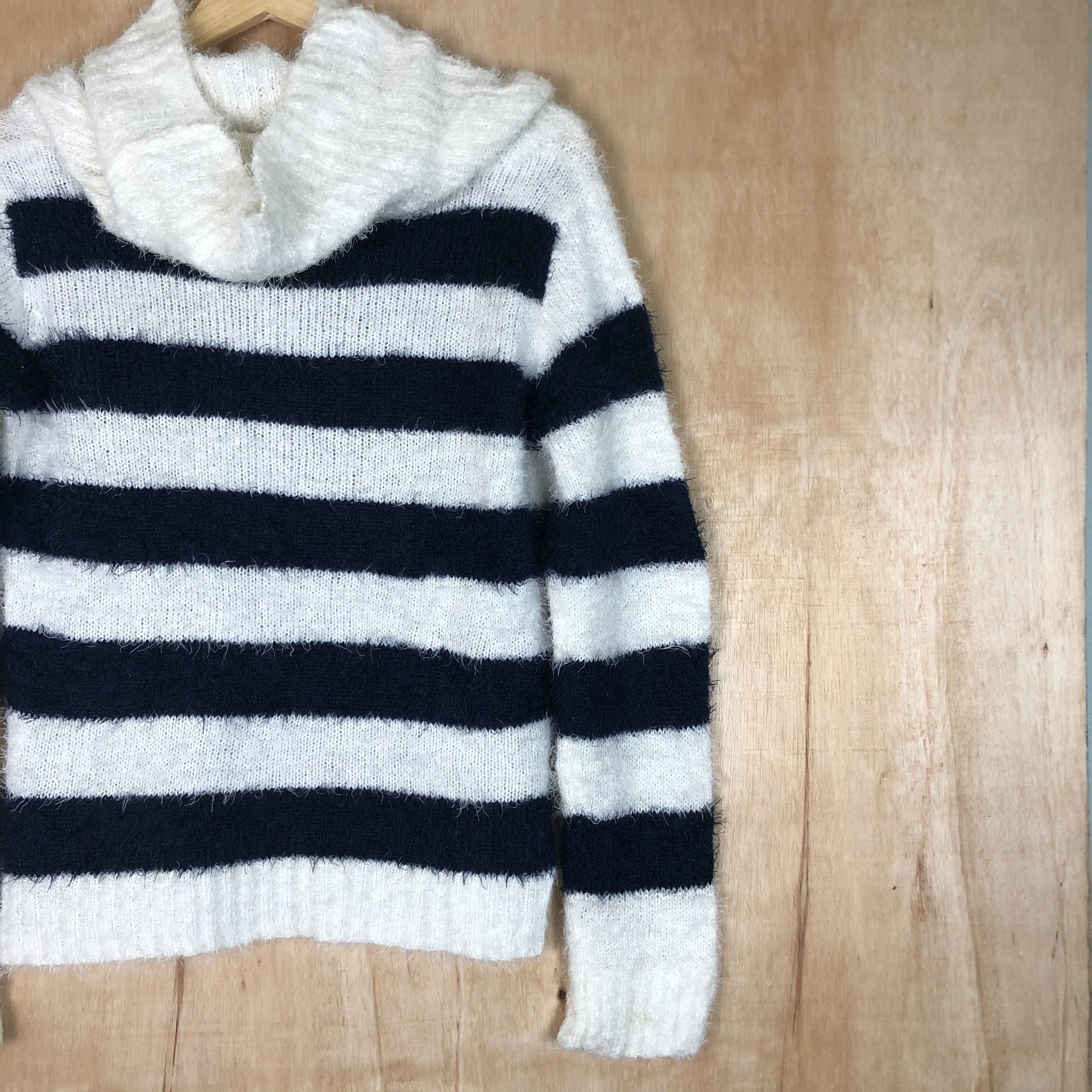 Aran Isles Knitwear DLL Leahmatin stripe turtleneck mohair shaggy knitwear #c041 Size M / US 6-8 / IT 42-44 - 10 Thumbnail