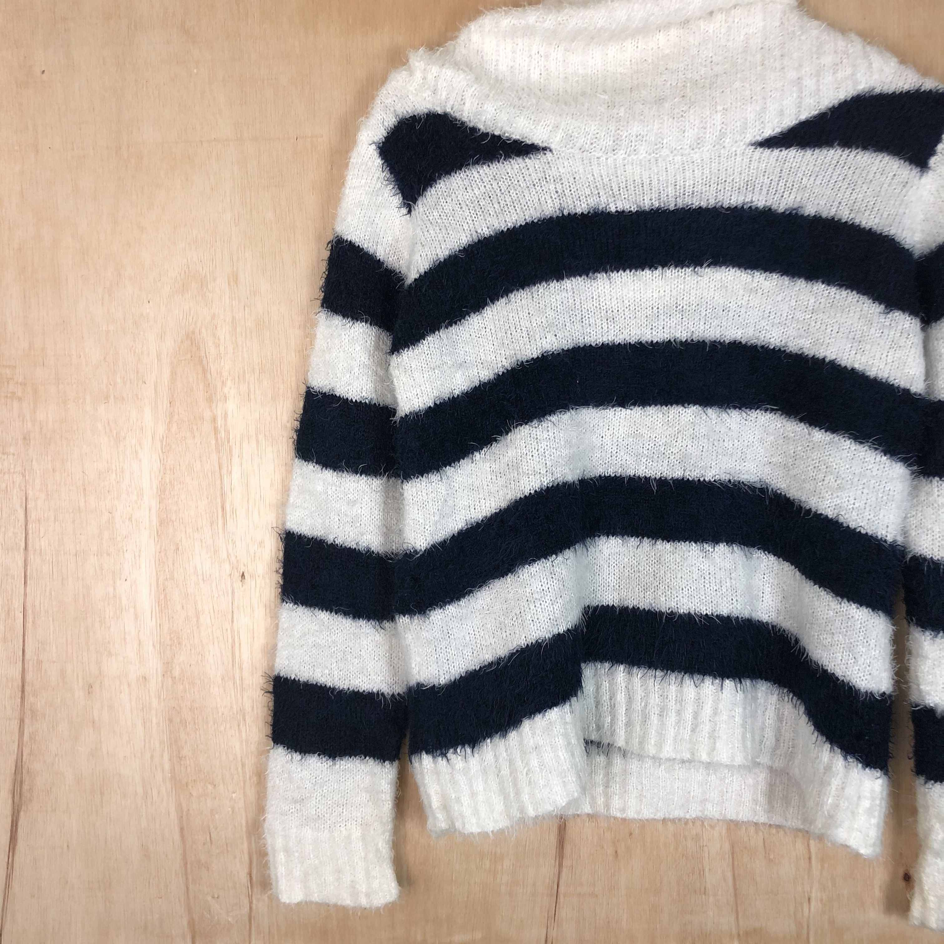 Aran Isles Knitwear DLL Leahmatin stripe turtleneck mohair shaggy knitwear #c041 Size M / US 6-8 / IT 42-44 - 2 Thumbnail