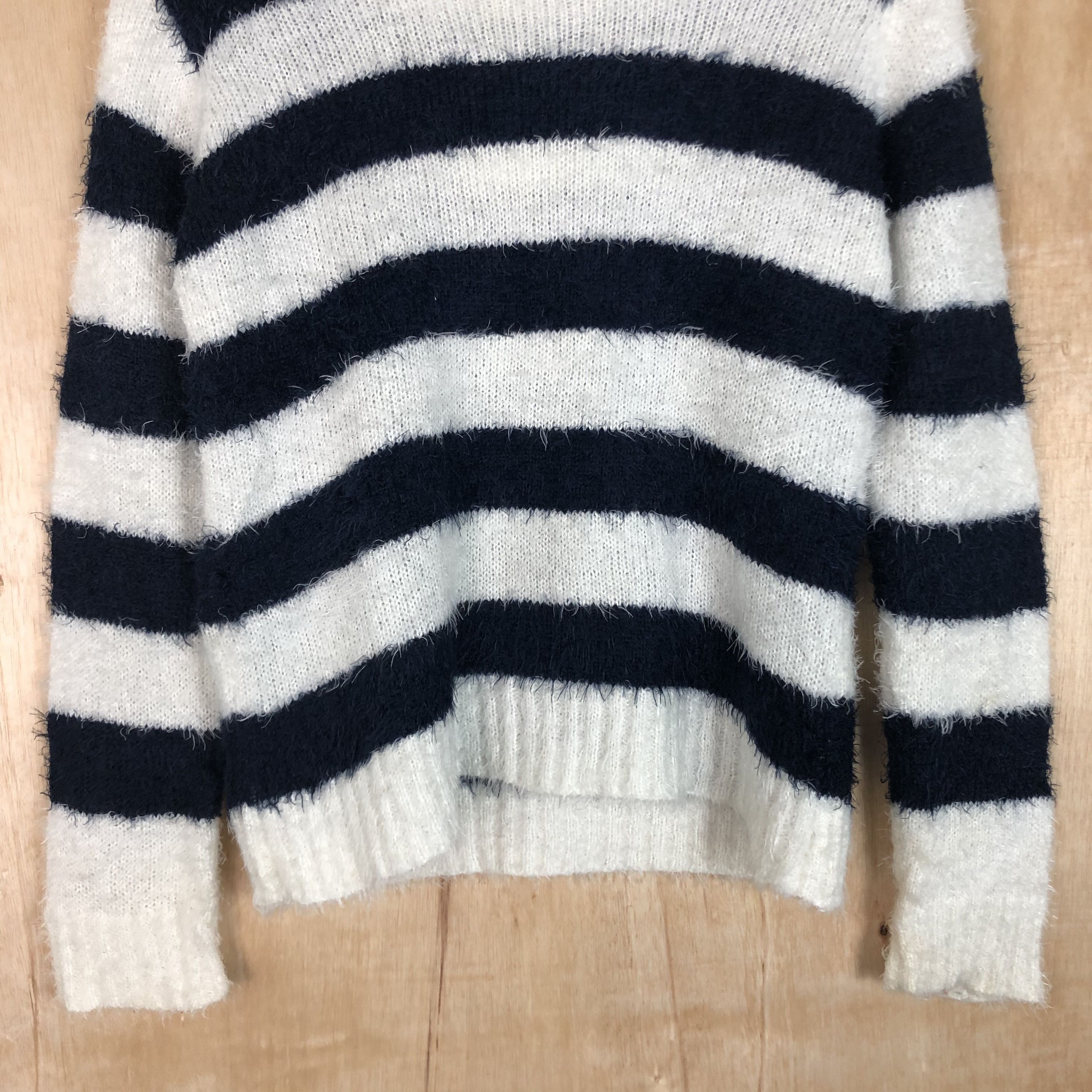 Aran Isles Knitwear DLL Leahmatin stripe turtleneck mohair shaggy knitwear #c041 Size M / US 6-8 / IT 42-44 - 4 Thumbnail