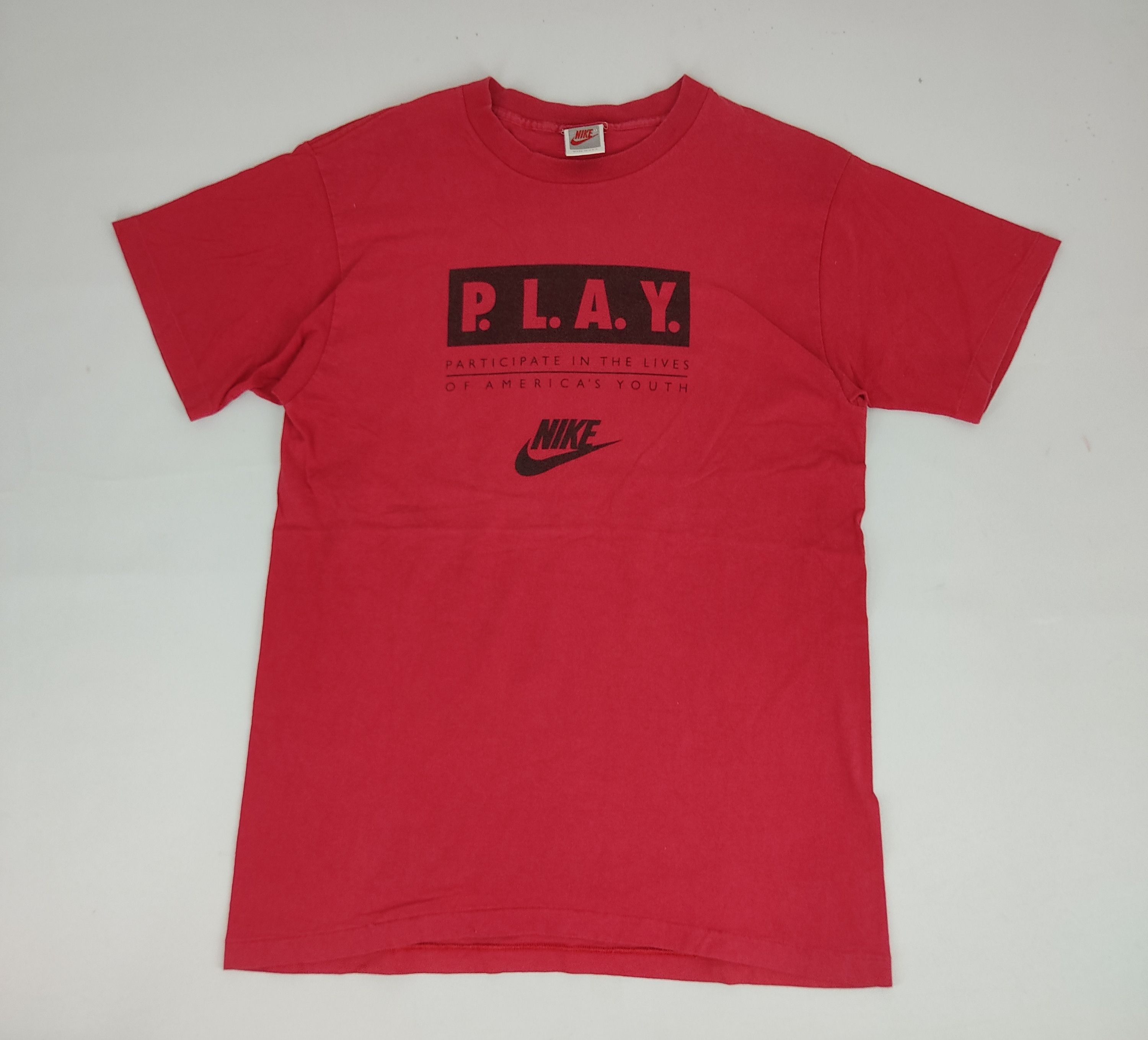 Nike Vintage 90s Nike Swoosh P.L.A.Y Gray Tag Logo Spell Out Size US M / EU 48-50 / 2 - 1 Thumbnail