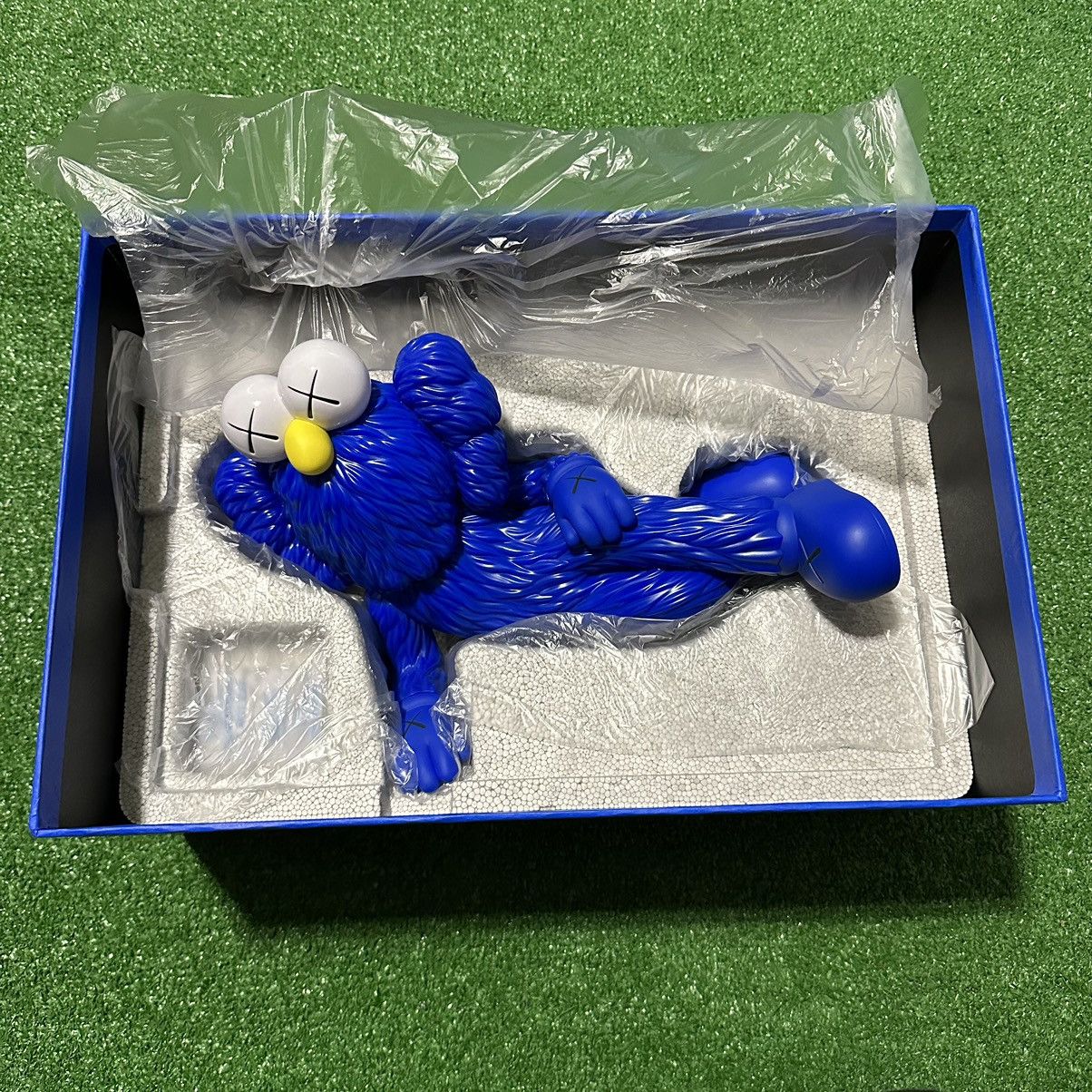 Kaws Kaws time off blue Size ONE SIZE - 1 Thumbnail