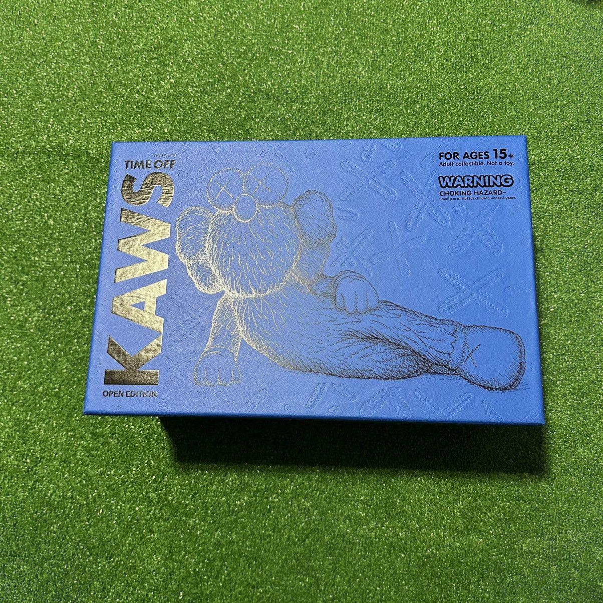 Kaws Kaws time off blue Size ONE SIZE - 2 Thumbnail