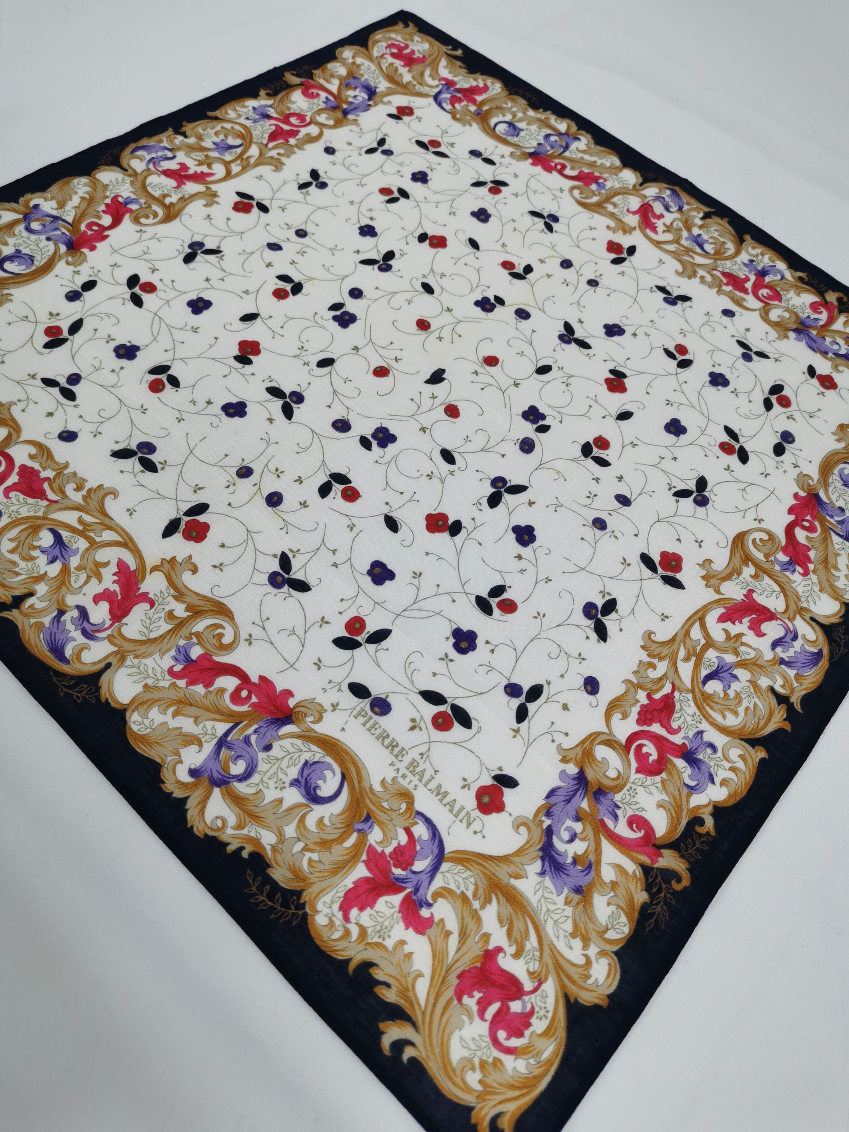 Vintage Pierre Balmain handkerchief bandana neckerchief Size ONE SIZE - 3 Thumbnail