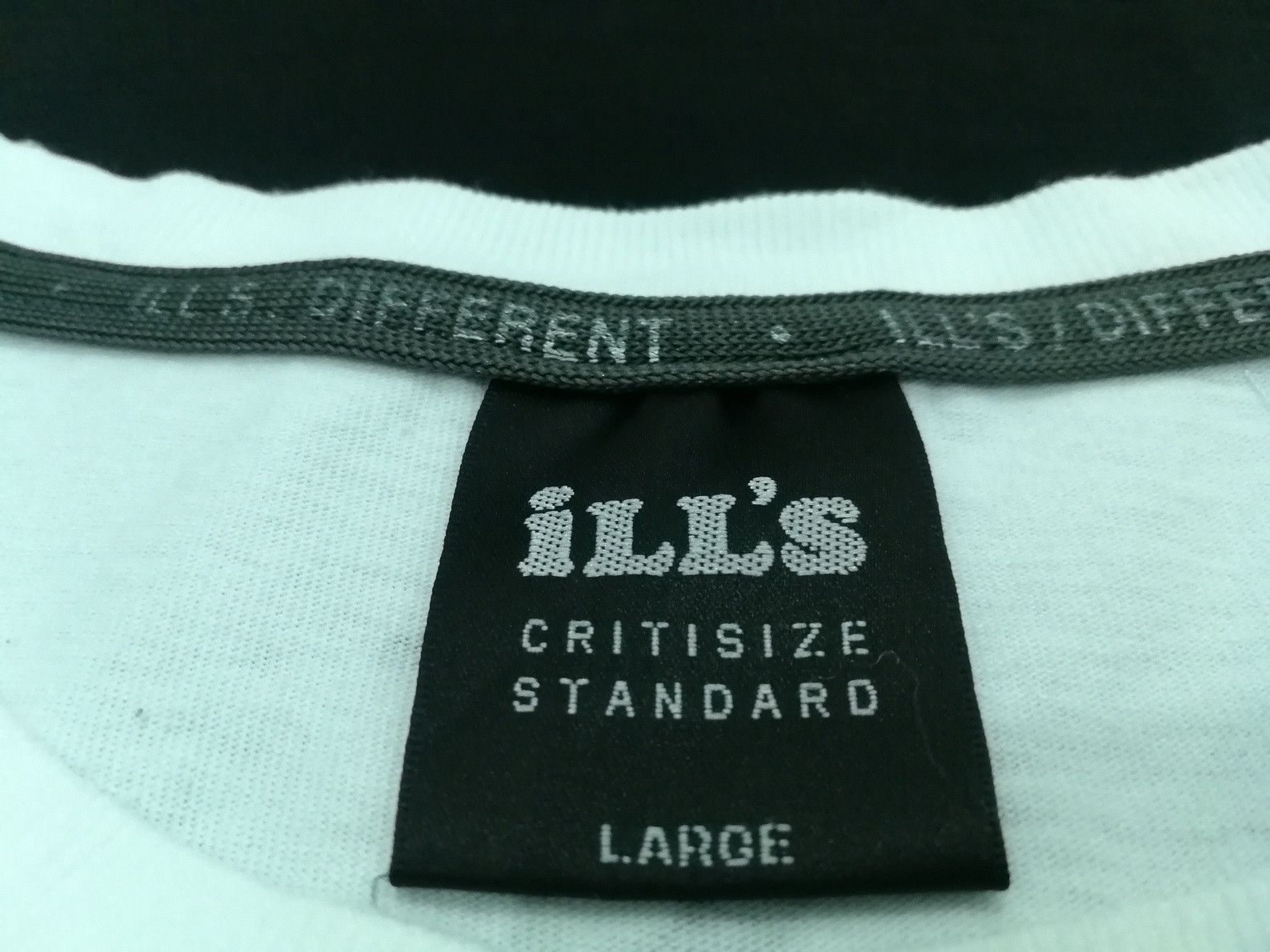Japanese Brand Ill's Different Rich Actress Over Printed Thug Squad Tee Size US M / EU 48-50 / 2 - 4 Thumbnail