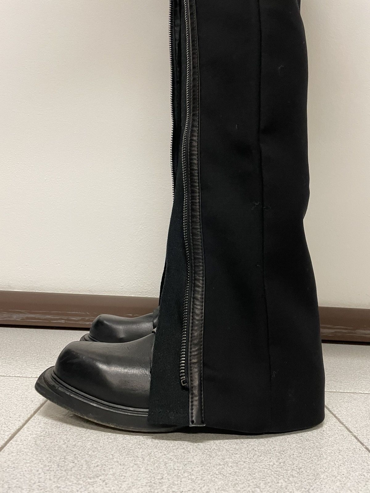 Gucci × Tom Ford FW2001 Tom Ford zipper runway leather wool pants archive Size 28" / US 6 / IT 42 - 9 Thumbnail