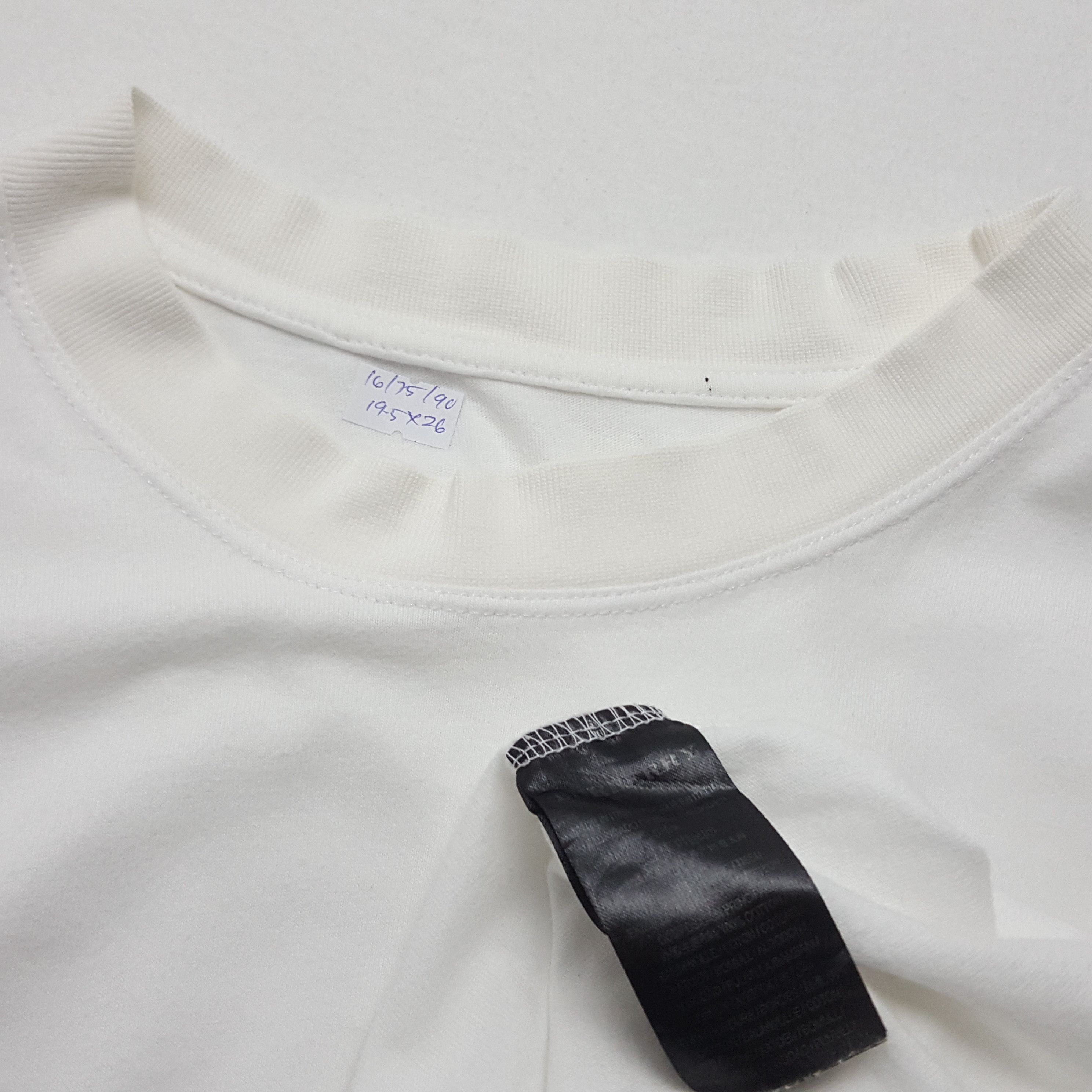 Burberry × Vintage Burberry Spell Out Design T-shirt Size US M / EU 48-50 / 2 - 3 Thumbnail