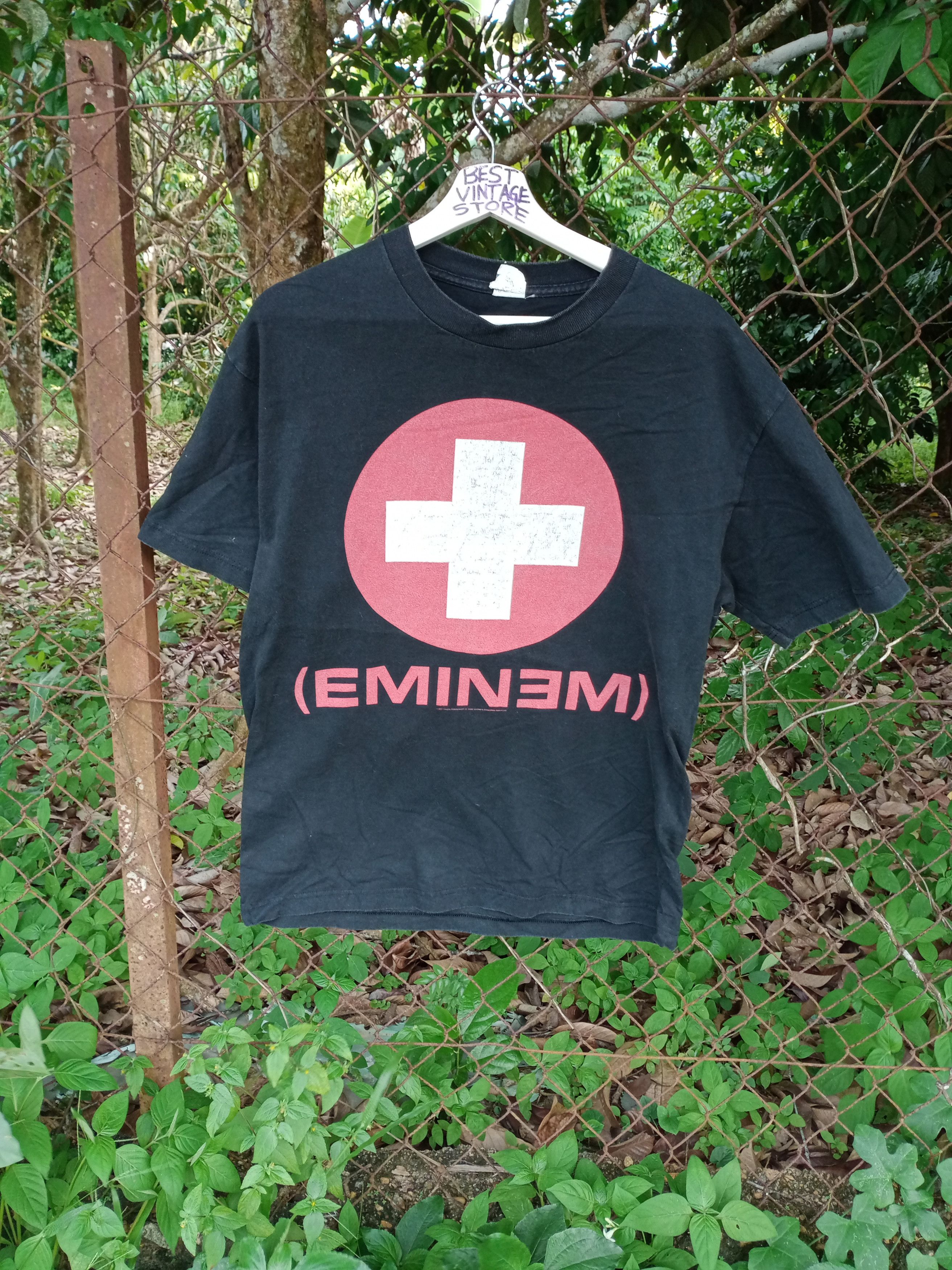 Eminem Rare Vintage Early 00's Eminem Big Logo T shirt Size US L / EU 52-54 / 3 - 1 Thumbnail