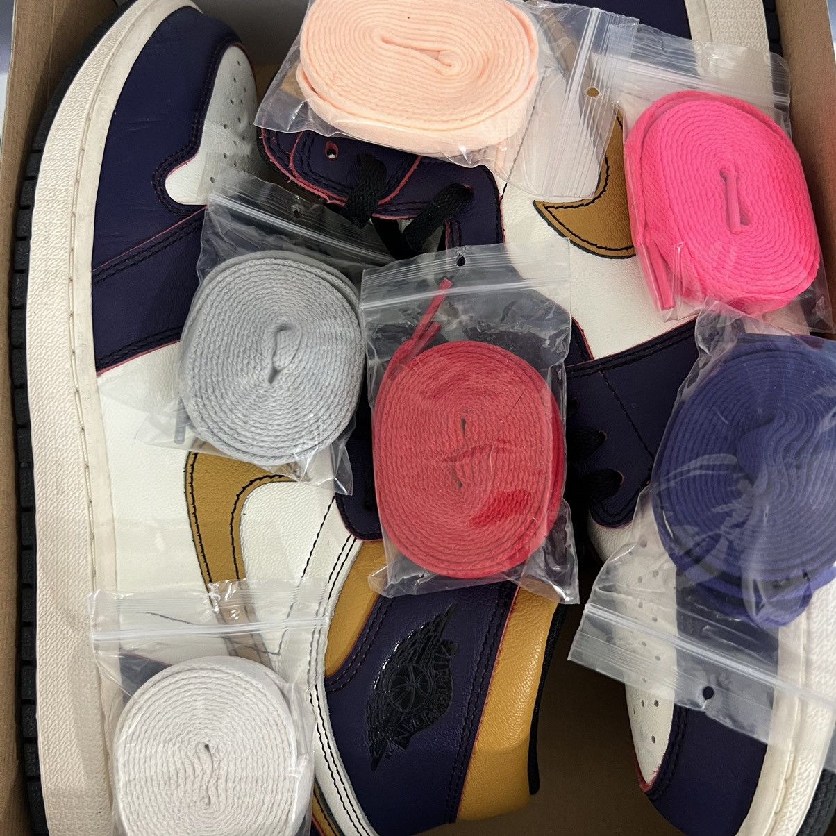 Jordan Brand × Nike Jordan 1 high defiant LA to Chicago Nike SVB Size 12 Size US 12 / EU 45 - 8 Thumbnail