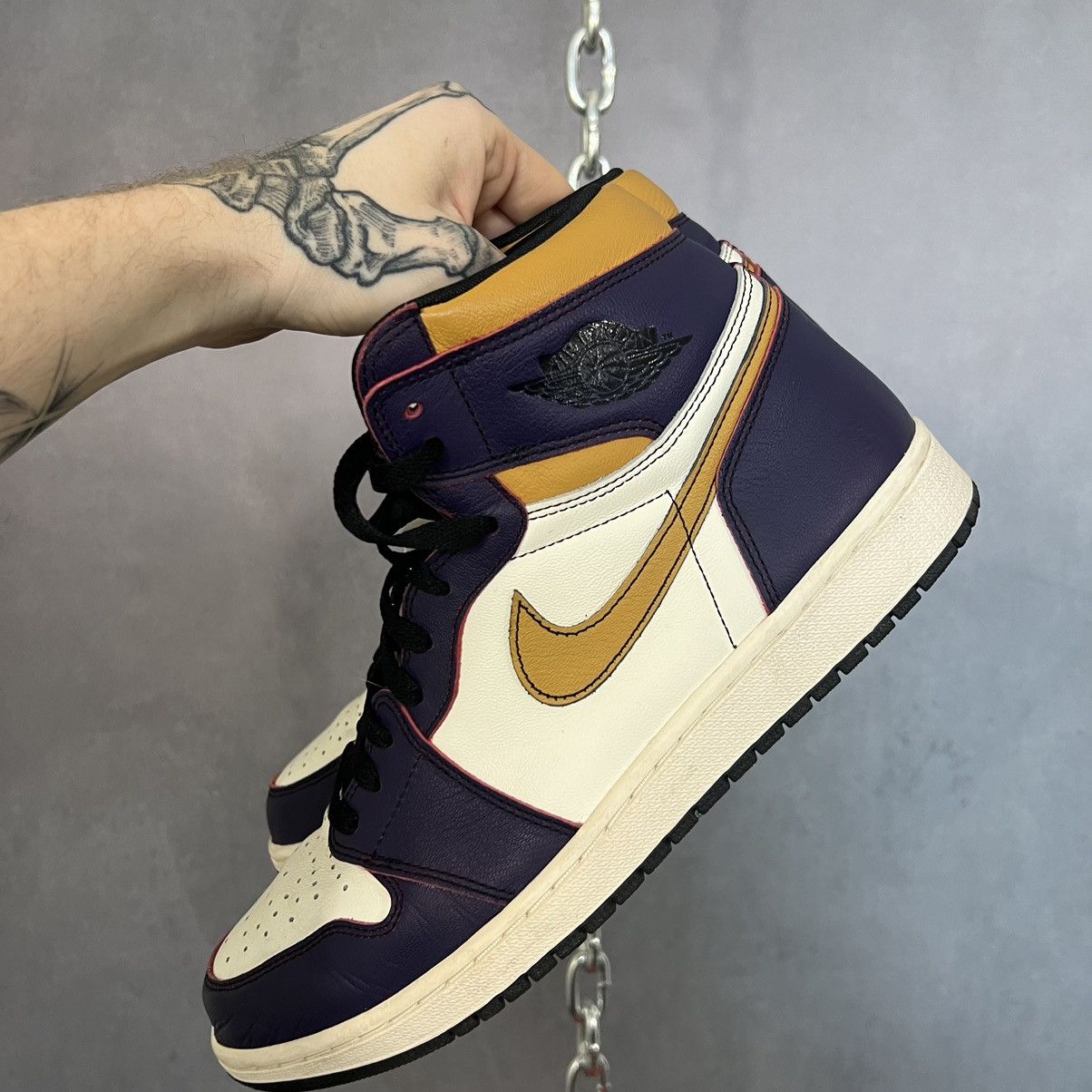 Jordan Brand × Nike Jordan 1 high defiant LA to Chicago Nike SVB Size 12 Size US 12 / EU 45 - 5 Thumbnail