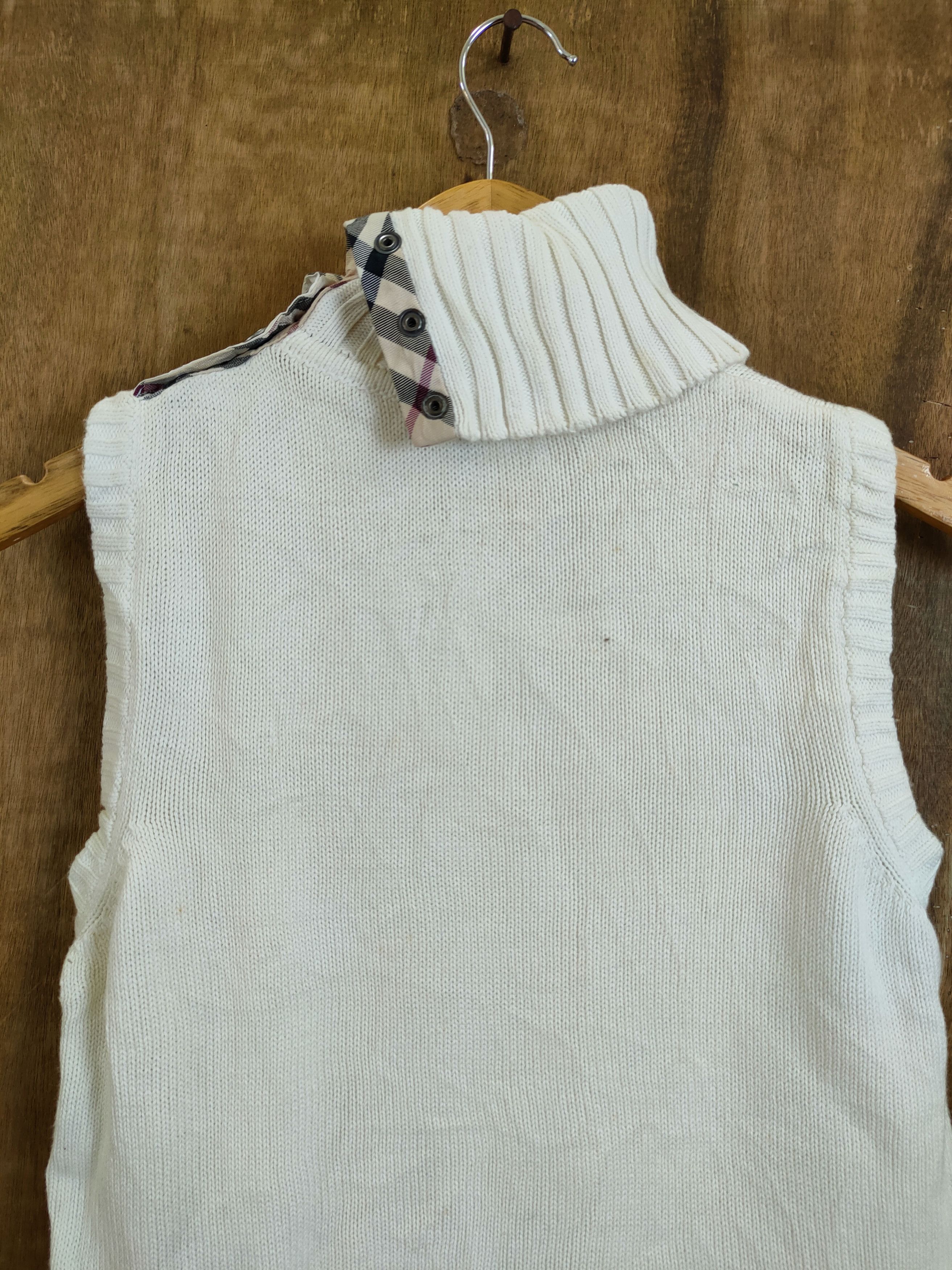 Burberry DL Burberry sleeveless turtle neck knitwear #46-609 Size US S / EU 44-46 / 1 - 10 Thumbnail