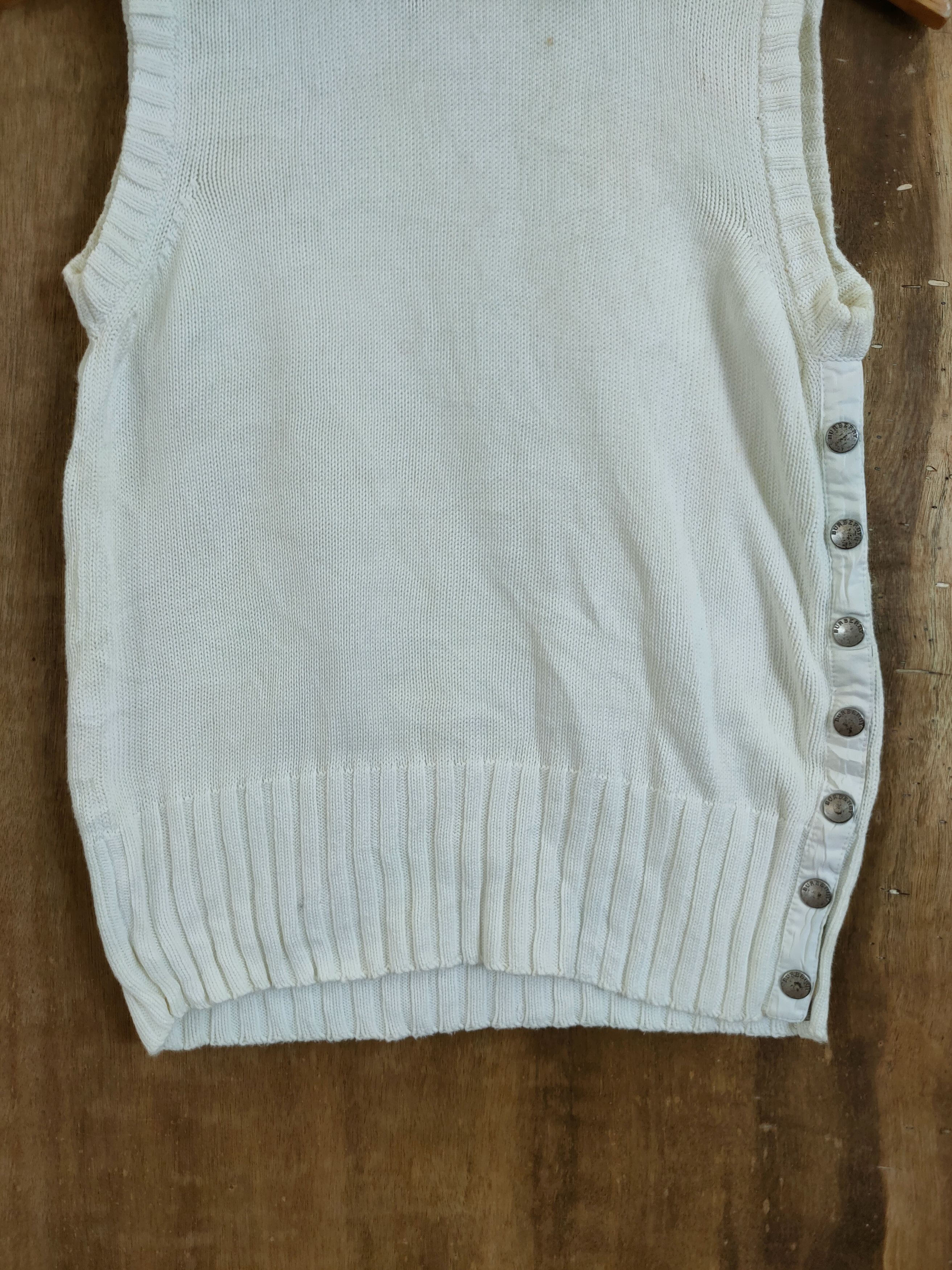 Burberry DL Burberry sleeveless turtle neck knitwear #46-609 Size US S / EU 44-46 / 1 - 2 Thumbnail