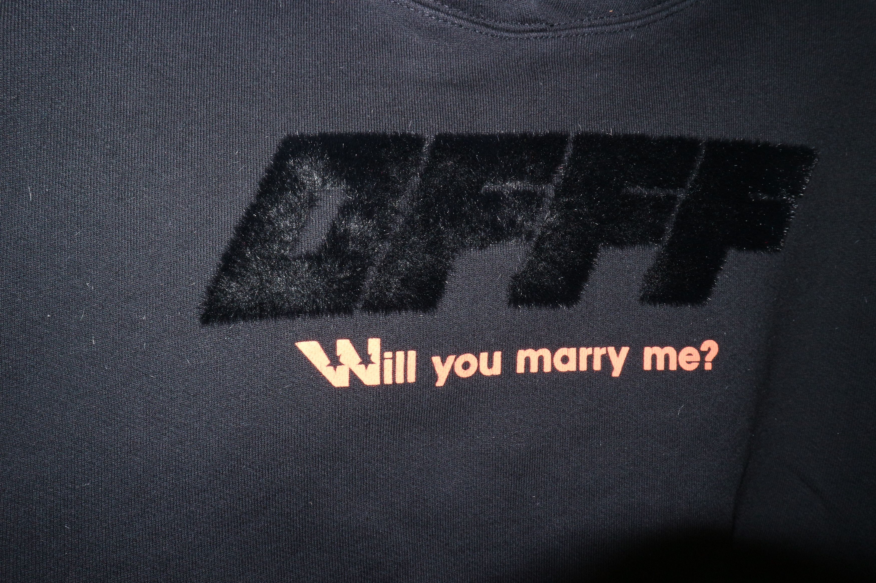 Off-White "Will you marry me" print hoodie Size L / US 10 / IT 46 - 8 Thumbnail