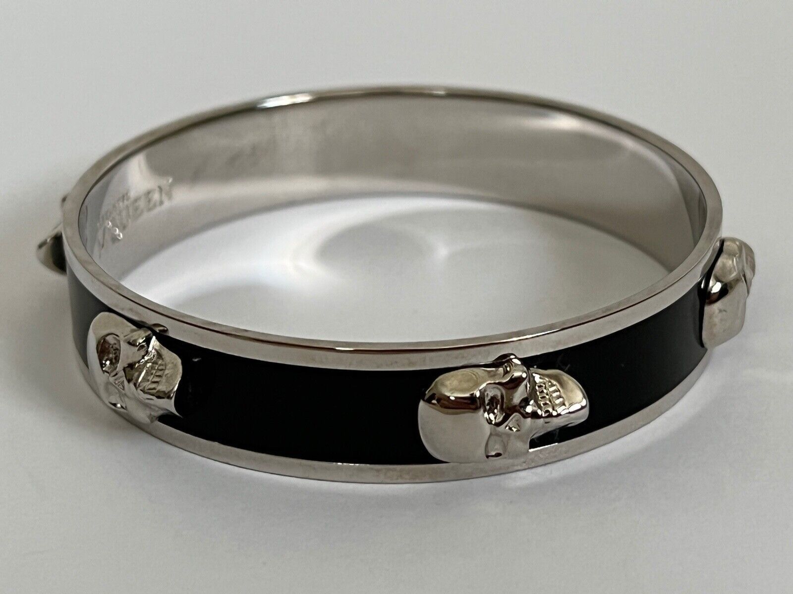 Alexander McQueen Bangle Bracelet in Silver Size ONE SIZE - 9 Thumbnail