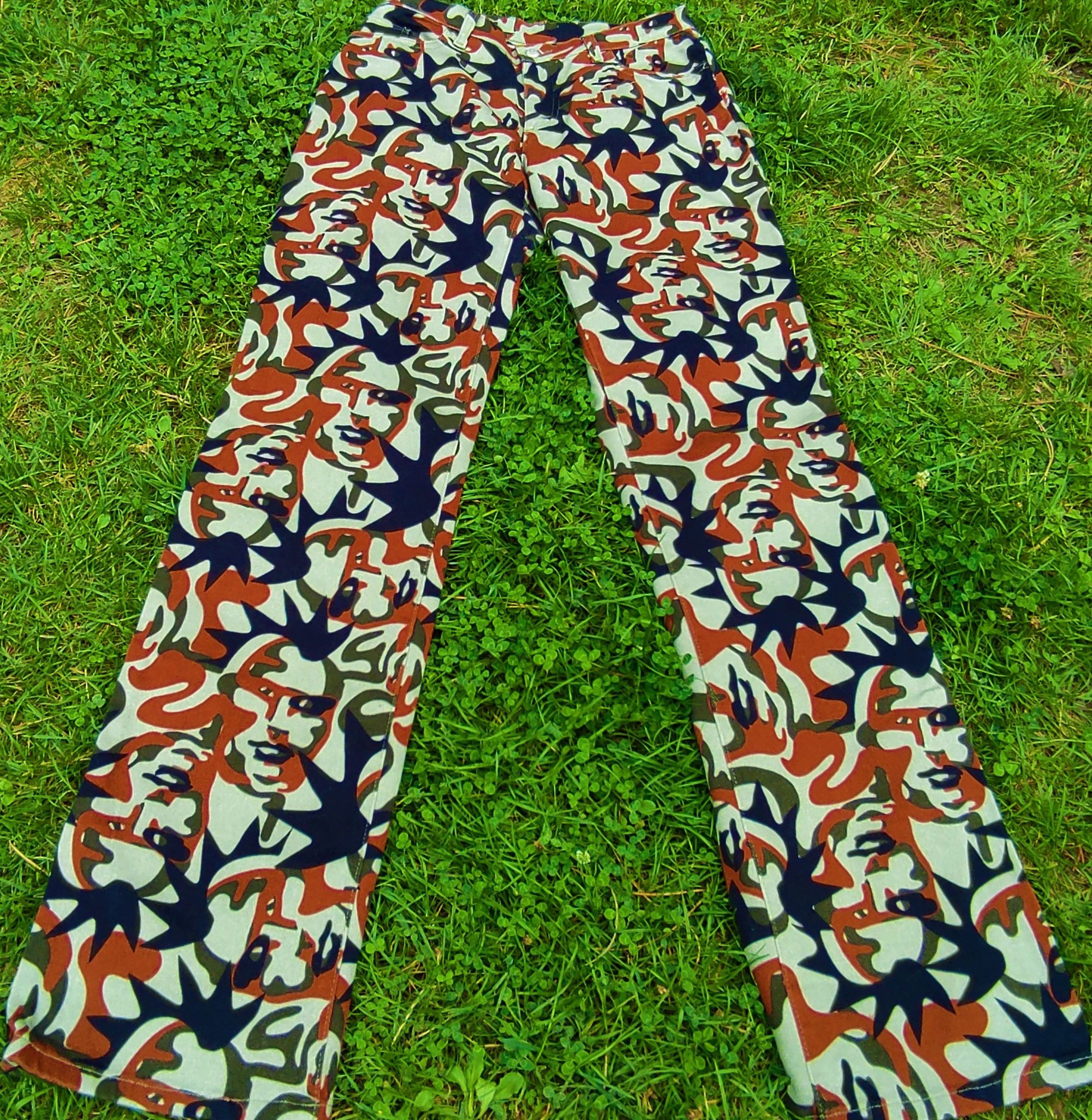 Jean Paul Gaultier Jean Paul Gaultier Fight Racism Camouflage Punk Faces Pants Size 28" / US 6 / IT 42 - 15 Thumbnail