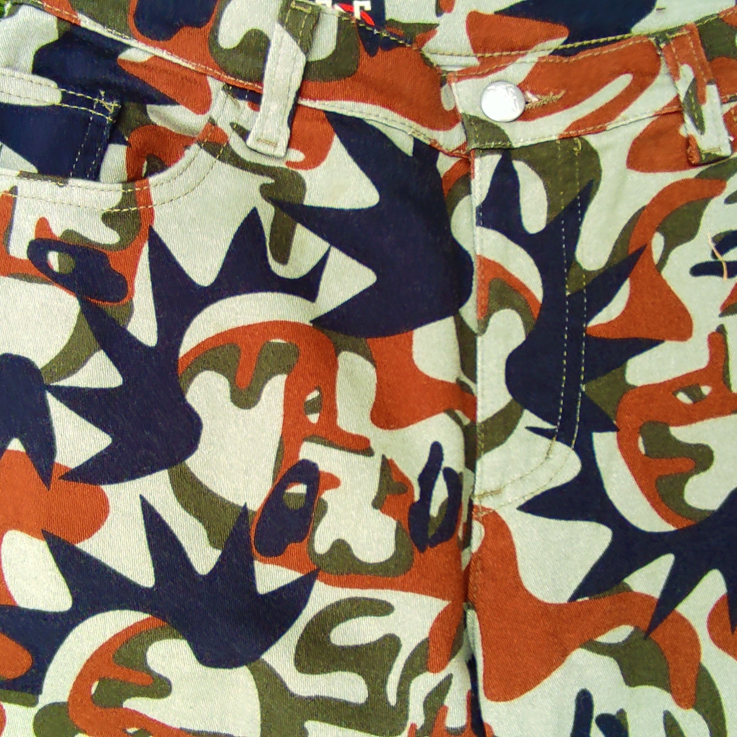 Jean Paul Gaultier Jean Paul Gaultier Fight Racism Camouflage Punk Faces Pants Size 28" / US 6 / IT 42 - 11 Thumbnail