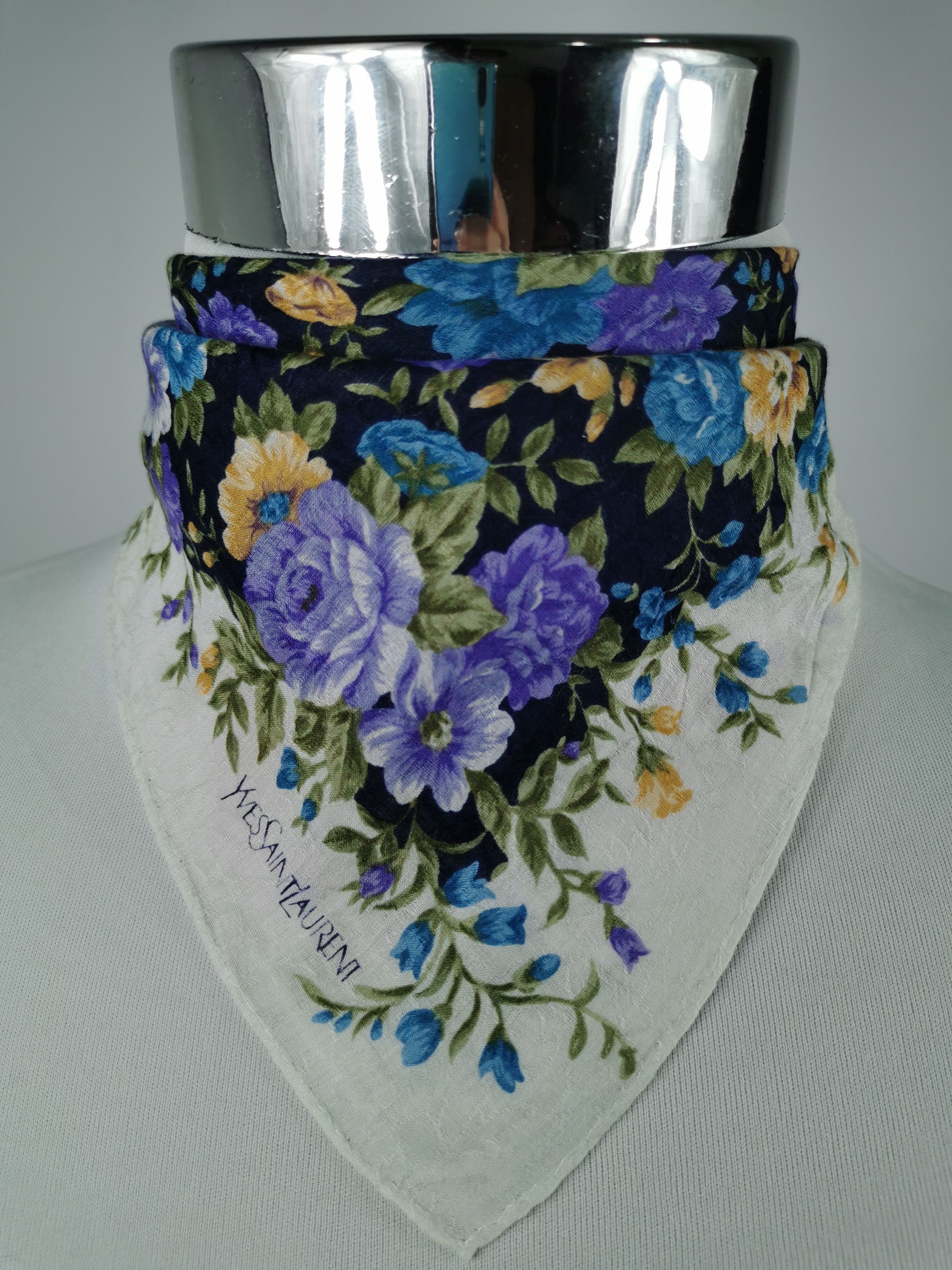 Vintage × Yves Saint Laurent Yves saint laurent handkerchief bandana neckerchief Size ONE SIZE - 1 Thumbnail