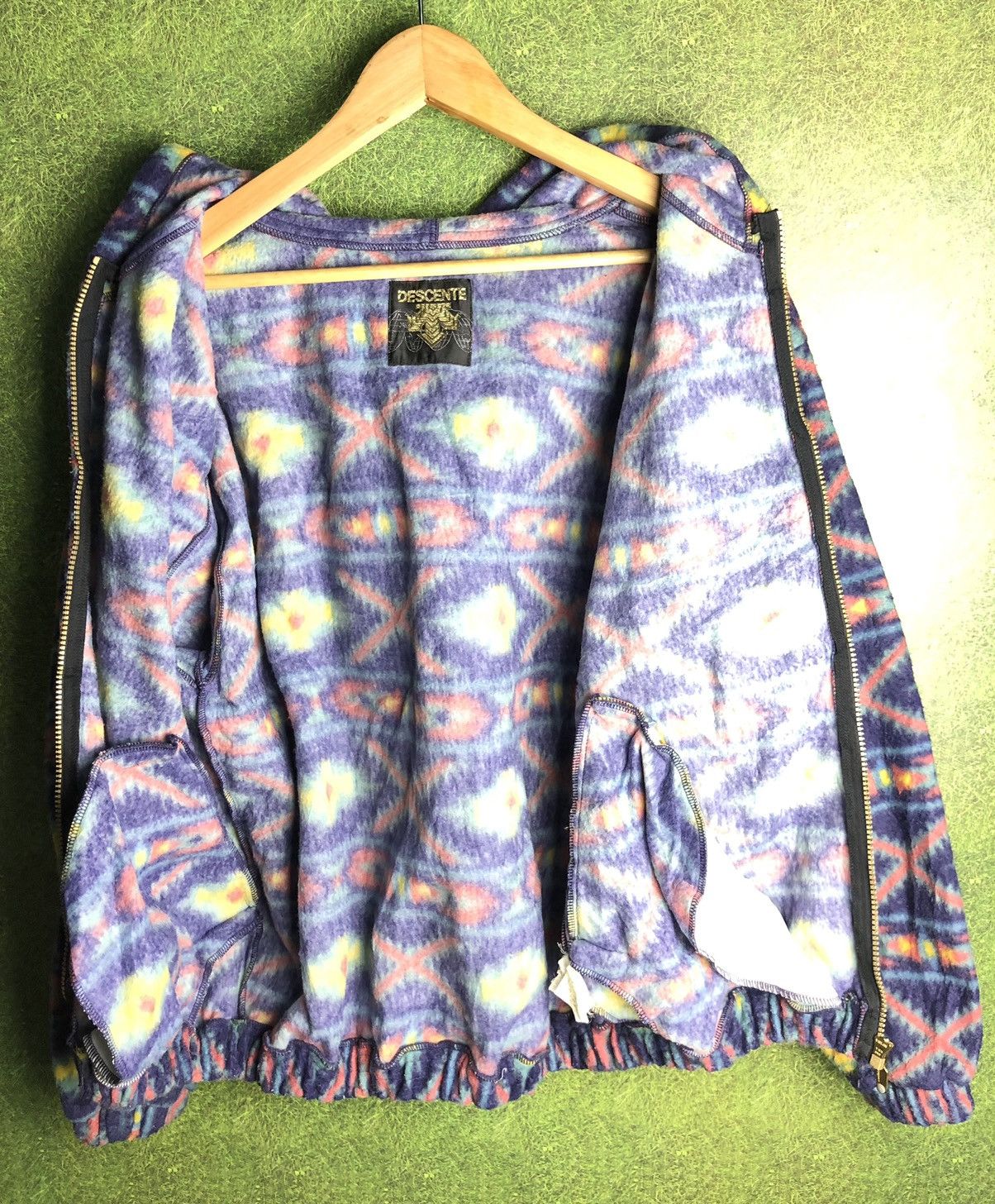 Descente × Japanese Brand × Vintage RARE DESCENTE NAVAJO NATIVE ABSTRACT FLECE HODIE MULTI COLO Size US L / EU 52-54 / 3 - 3 Thumbnail