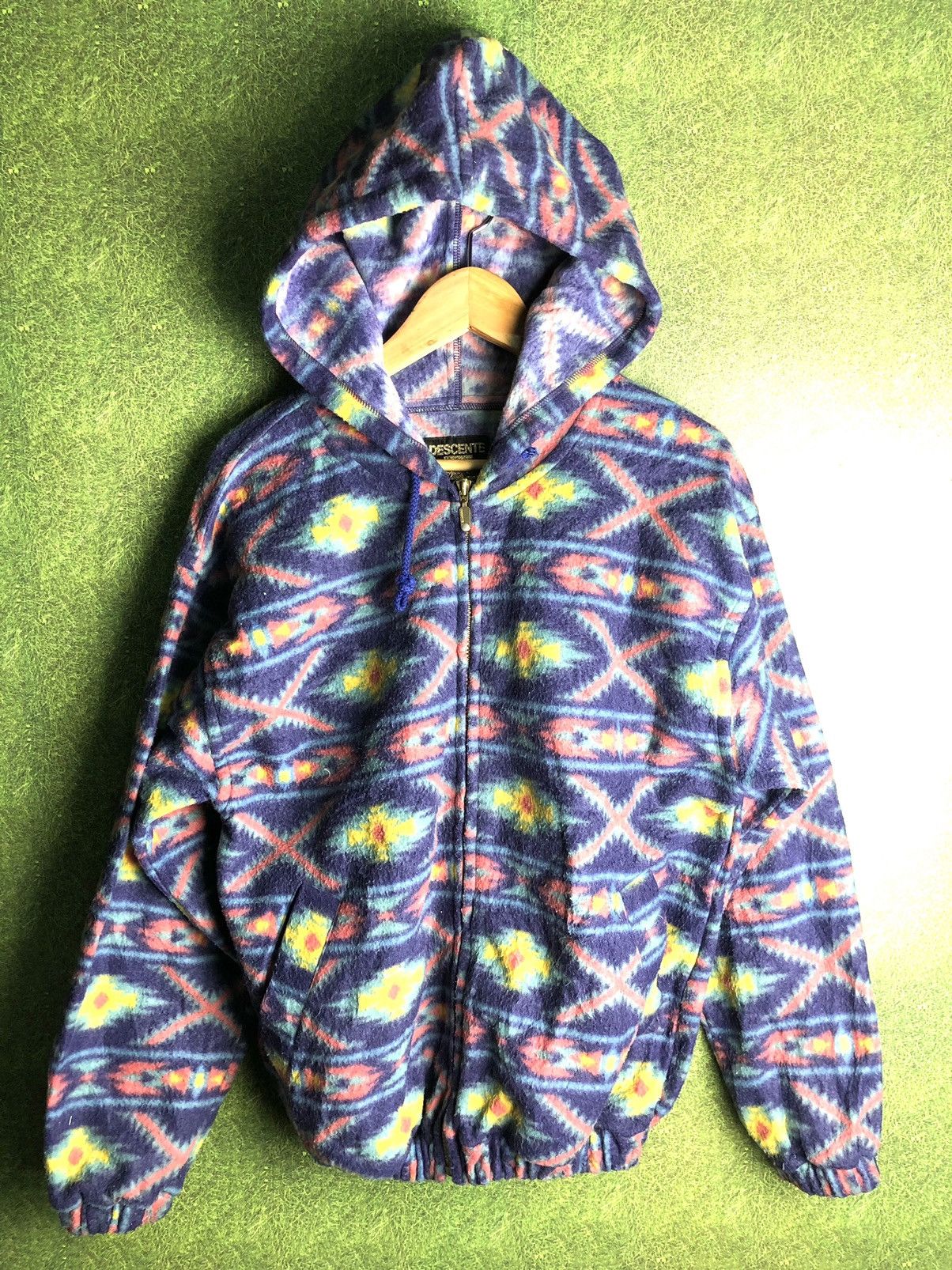 Descente × Japanese Brand × Vintage RARE DESCENTE NAVAJO NATIVE ABSTRACT FLECE HODIE MULTI COLO Size US L / EU 52-54 / 3 - 11 Thumbnail