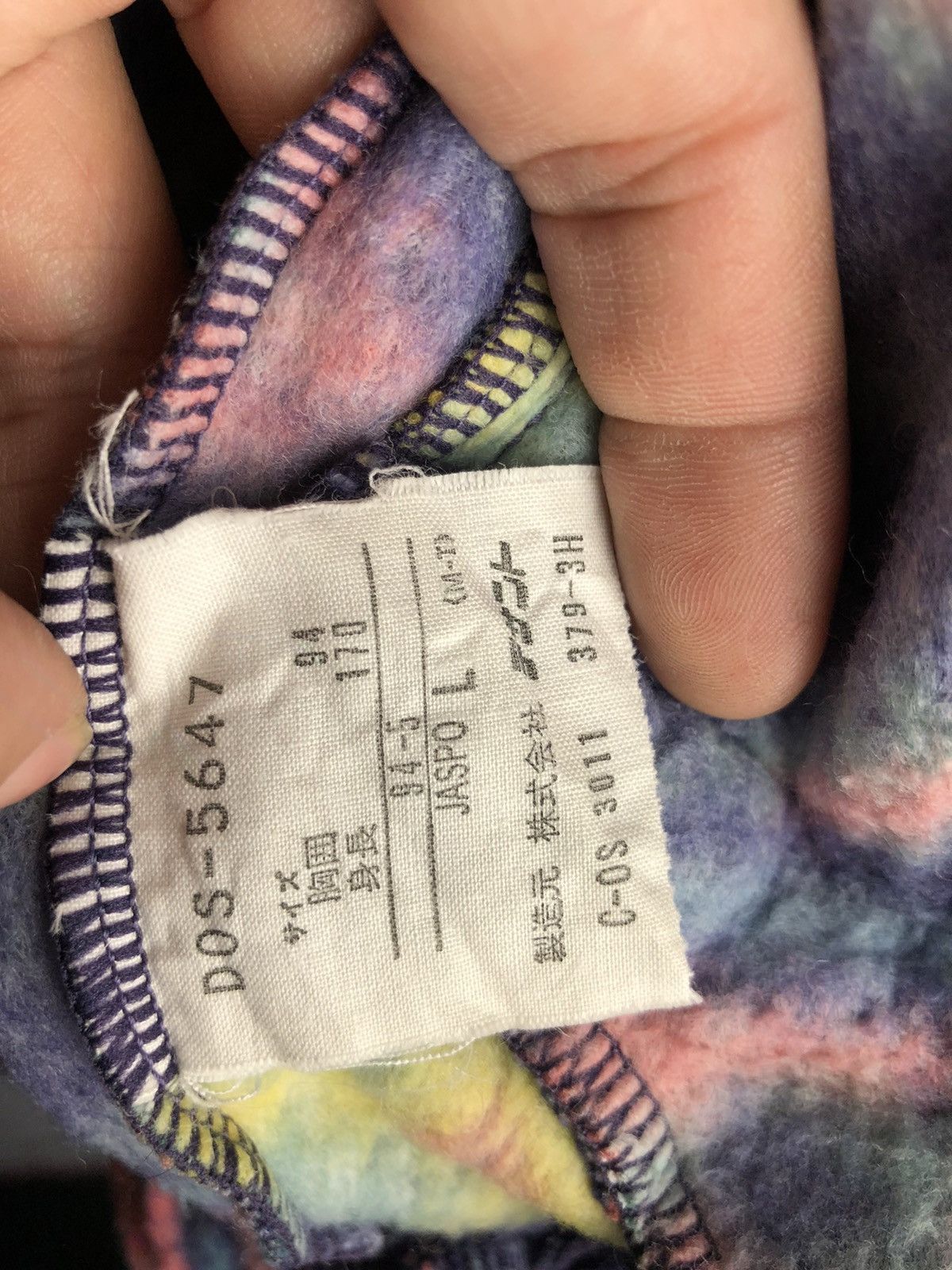 Descente × Japanese Brand × Vintage RARE DESCENTE NAVAJO NATIVE ABSTRACT FLECE HODIE MULTI COLO Size US L / EU 52-54 / 3 - 9 Thumbnail