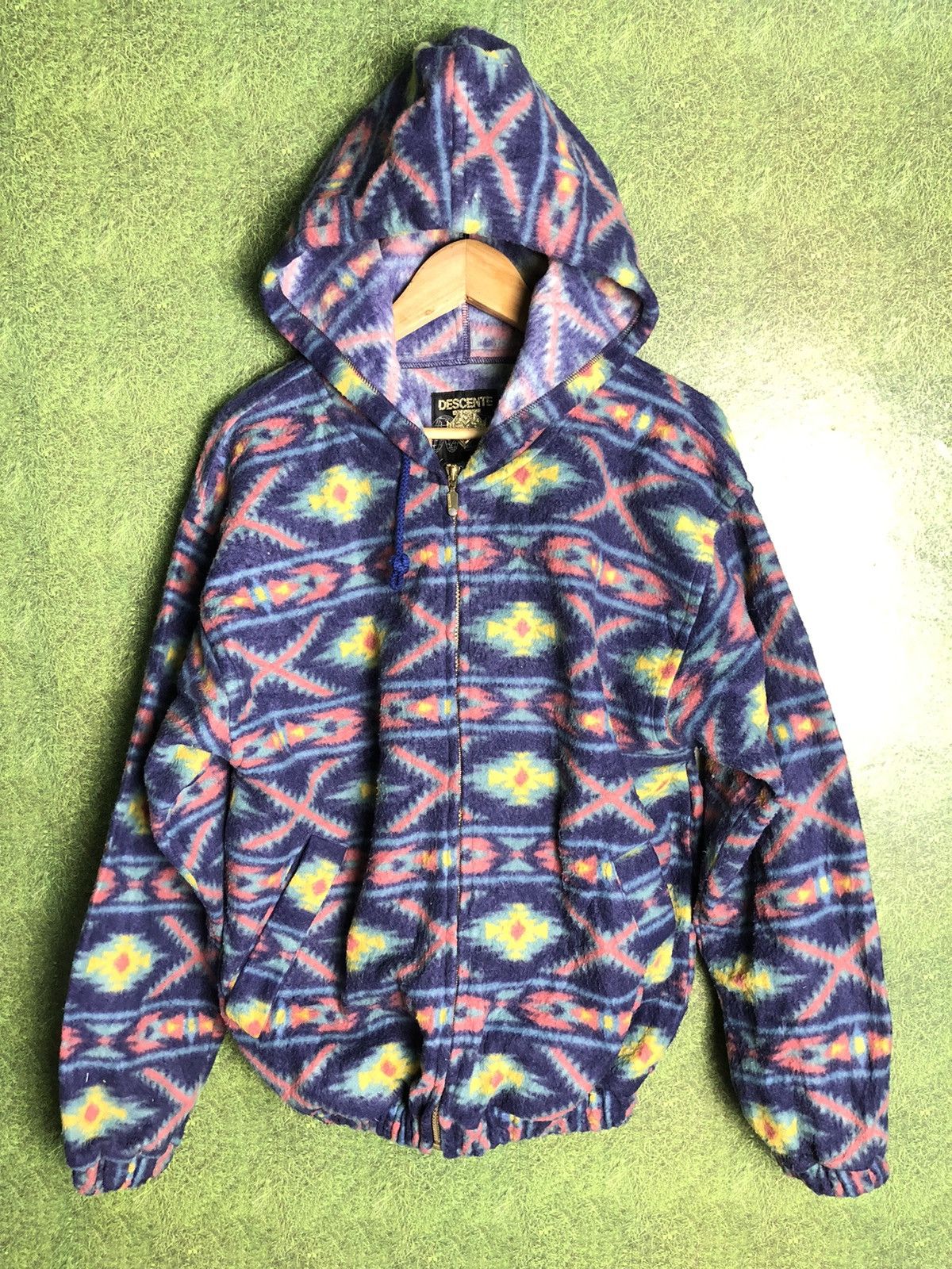 Descente × Japanese Brand × Vintage RARE DESCENTE NAVAJO NATIVE ABSTRACT FLECE HODIE MULTI COLO Size US L / EU 52-54 / 3 - 1 Thumbnail