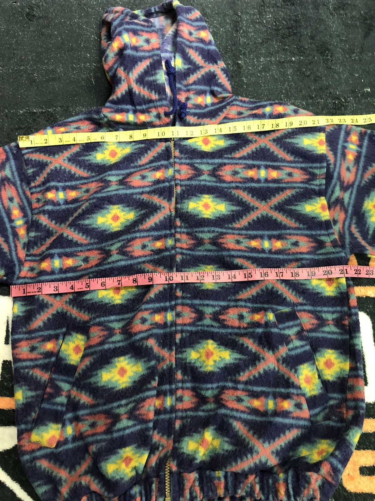 Descente × Japanese Brand × Vintage RARE DESCENTE NAVAJO NATIVE ABSTRACT FLECE HODIE MULTI COLO Size US L / EU 52-54 / 3 - 12 Thumbnail