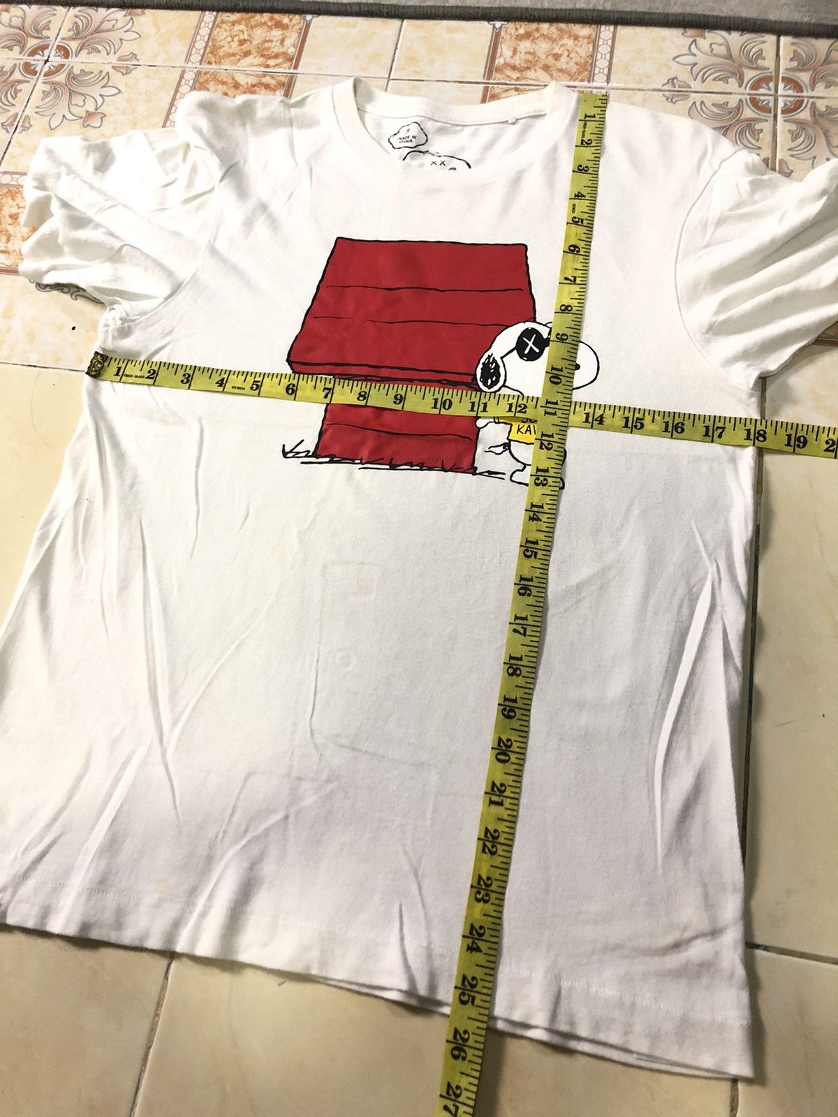 Kaws × Peanuts × Uniqlo VINTAGE JOE KAWS x PEANUT x UNIQLO WHITE SHIRT Size US S / EU 44-46 / 1 - 8 Thumbnail