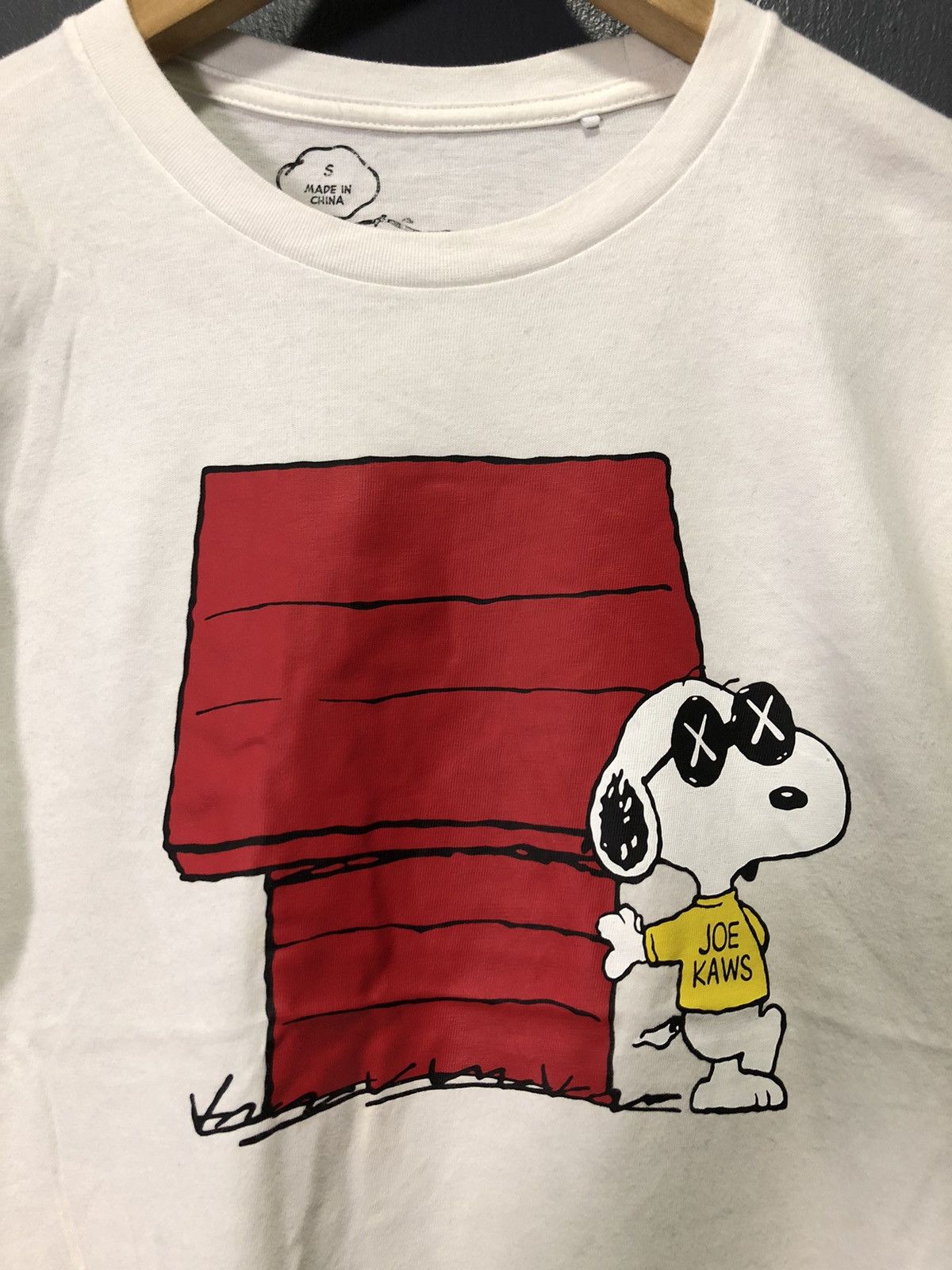 Kaws × Peanuts × Uniqlo VINTAGE JOE KAWS x PEANUT x UNIQLO WHITE SHIRT Size US S / EU 44-46 / 1 - 2 Thumbnail