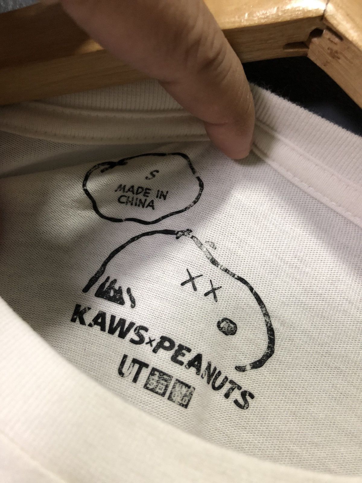 Kaws × Peanuts × Uniqlo VINTAGE JOE KAWS x PEANUT x UNIQLO WHITE SHIRT Size US S / EU 44-46 / 1 - 3 Thumbnail