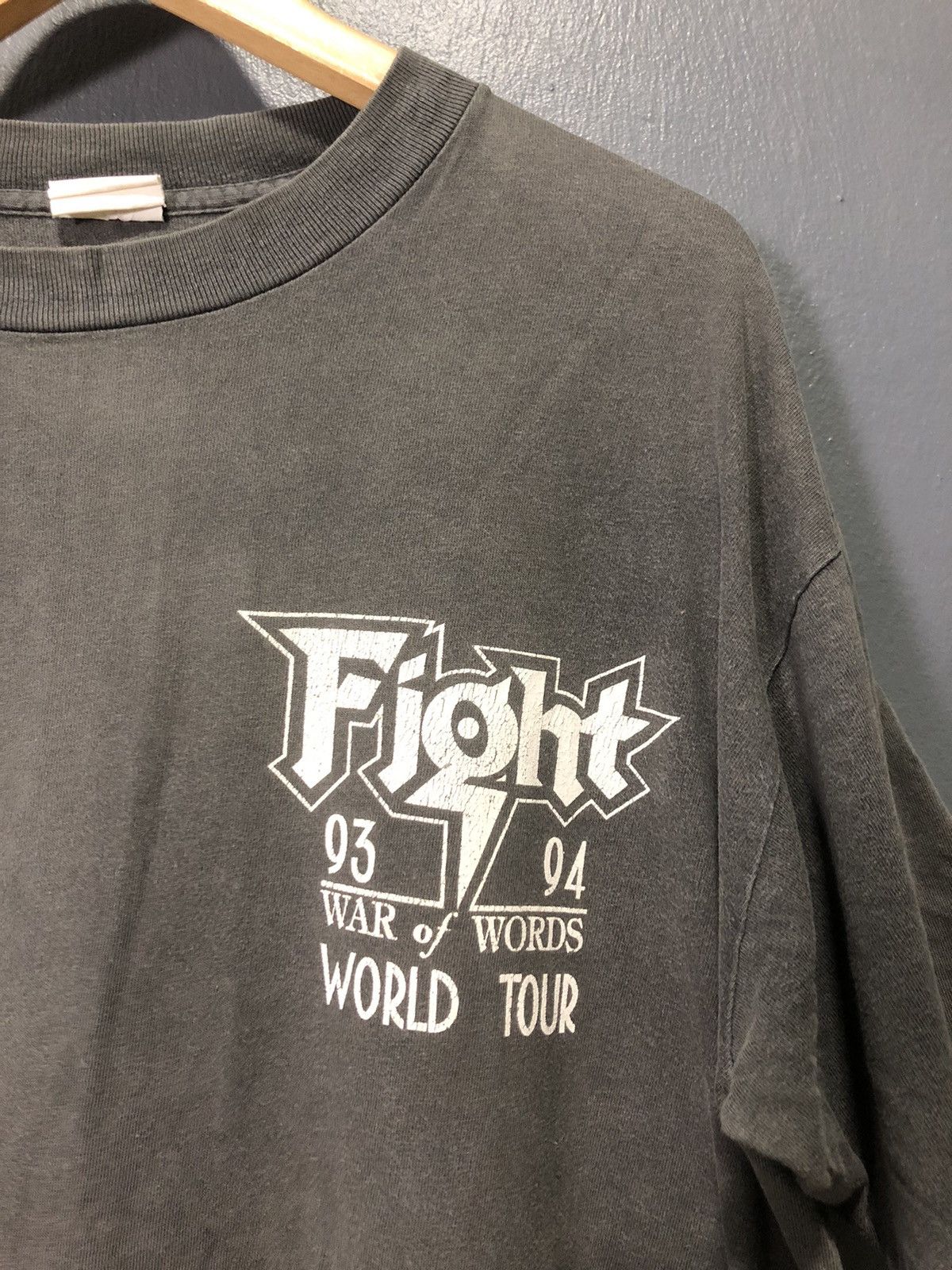 Band Tees × Vintage VINTAGE ‘90 FIGHT WAR OF WORDS 93/94 WORLD TOUR FADED SHIRT Size US L / EU 52-54 / 3 - 2 Thumbnail