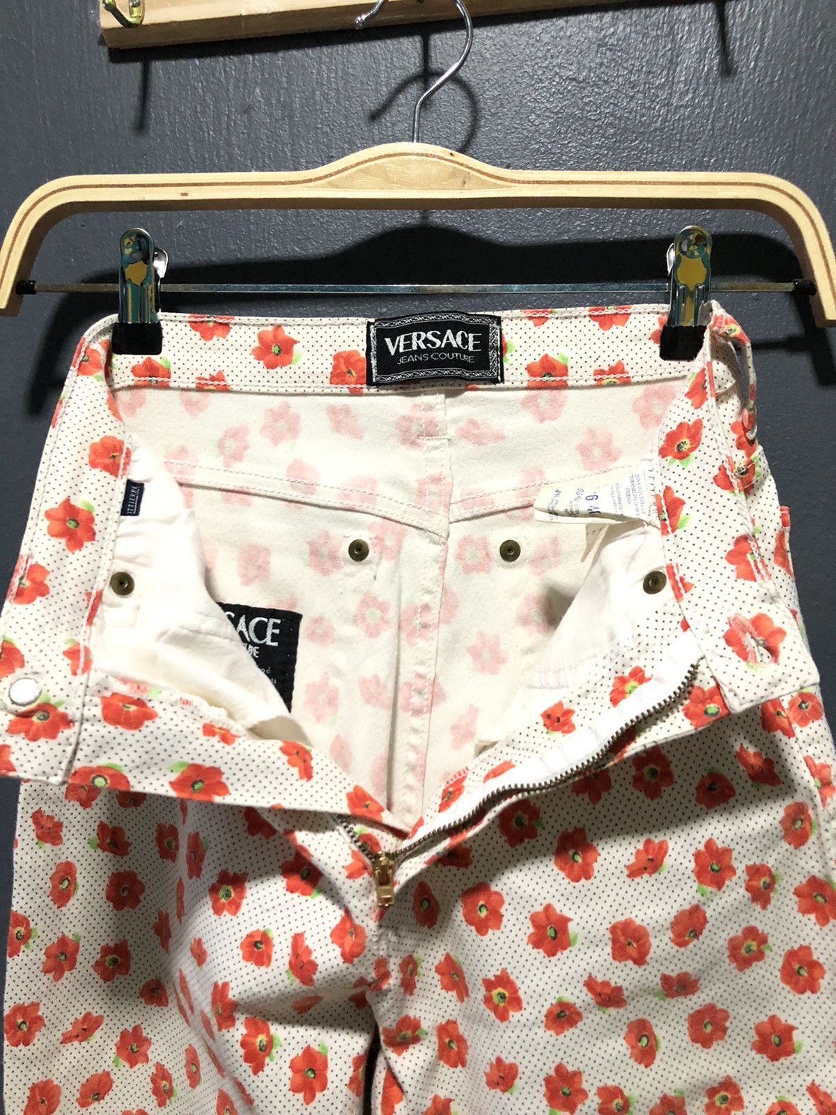 Versace × Versace Jeans Couture × Vintage VERSACE JEANS COUTURE FLOWER🌺OVERPRINT STREACHABLE PANT Size 26" / US 2 / IT 38 - 7 Thumbnail