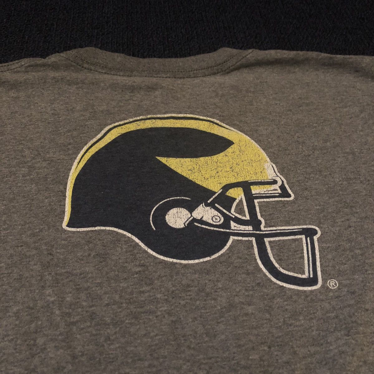 Nike Vintage Nike Michigan Wolverines Center Swoosh Football Tee Size US L / EU 52-54 / 3 - 4 Thumbnail