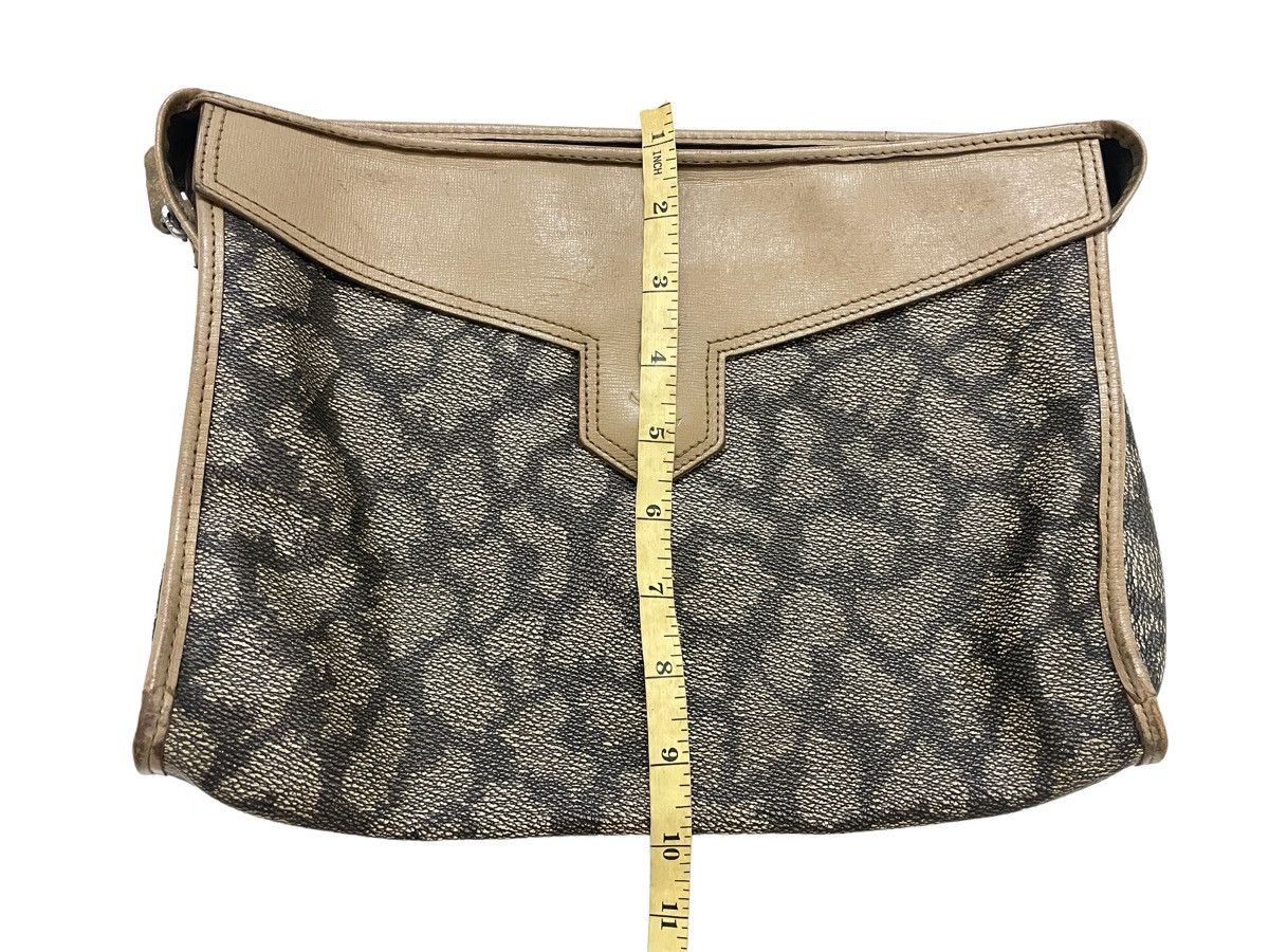 Vintage × Yves Saint Laurent Vintage Yves Saint Laurent Clutch Bag Size ONE SIZE - 10 Thumbnail