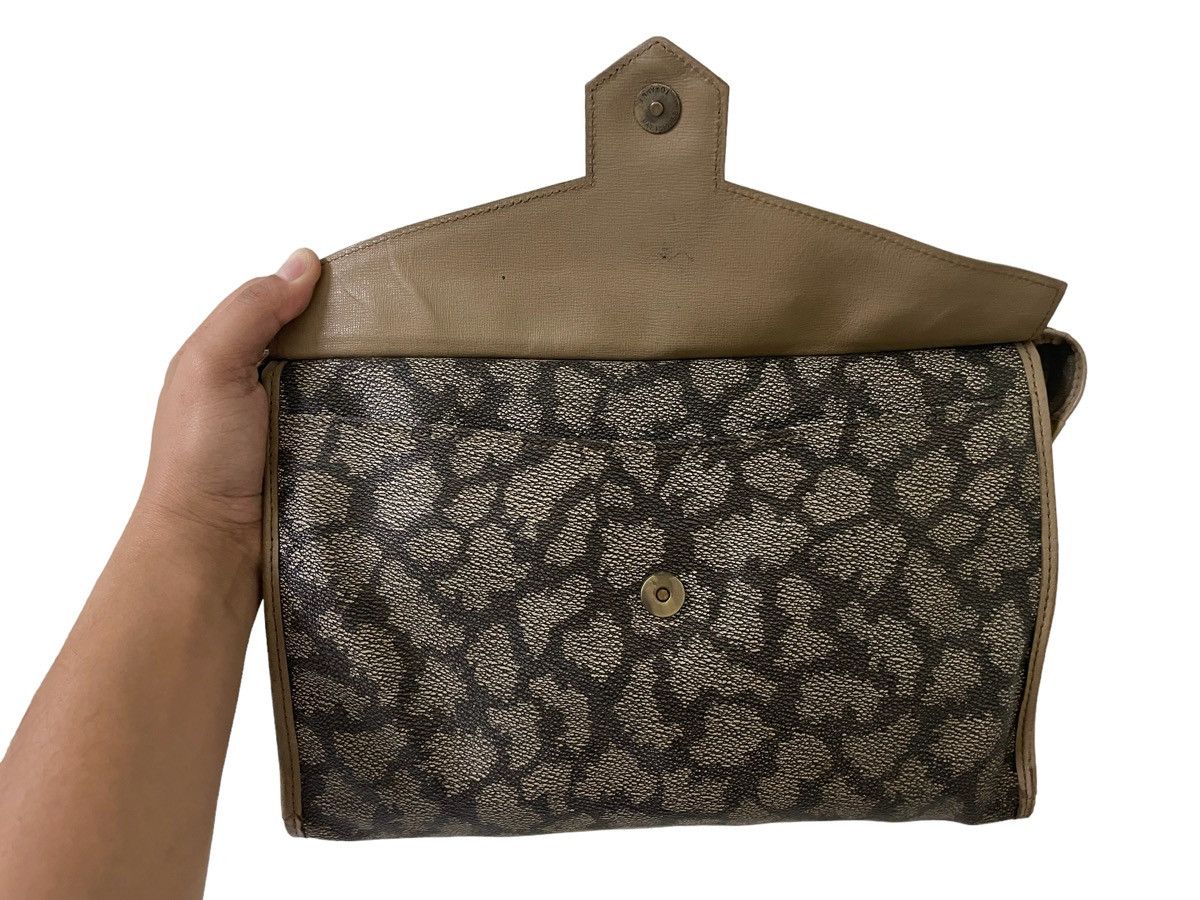 Vintage × Yves Saint Laurent Vintage Yves Saint Laurent Clutch Bag Size ONE SIZE - 7 Thumbnail