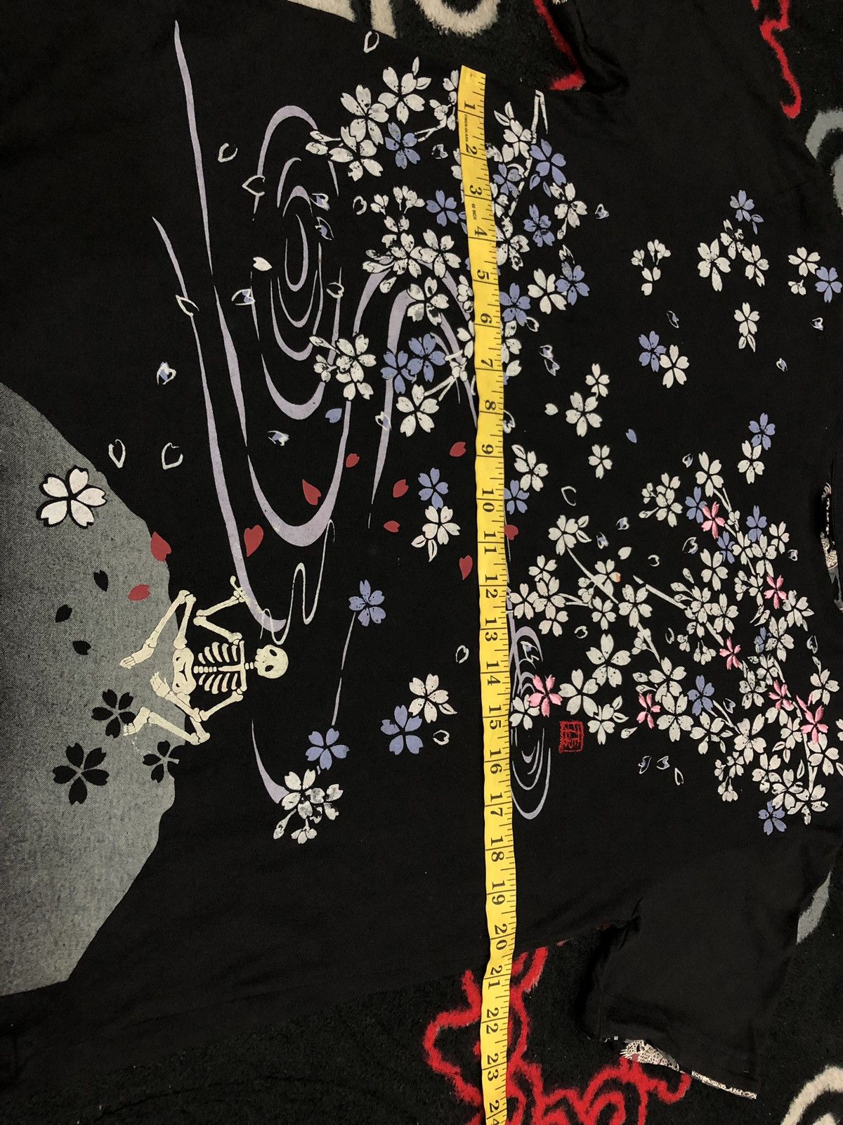 Japanese Brand Sukajan T-Shirt Sakura And Skull Motive Embroidered Size US L / EU 52-54 / 3 - 9 Thumbnail