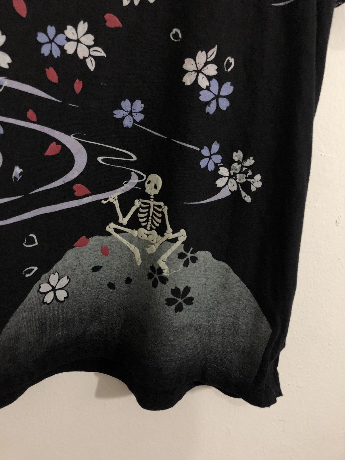 Japanese Brand Sukajan T-Shirt Sakura And Skull Motive Embroidered Size US L / EU 52-54 / 3 - 5 Thumbnail